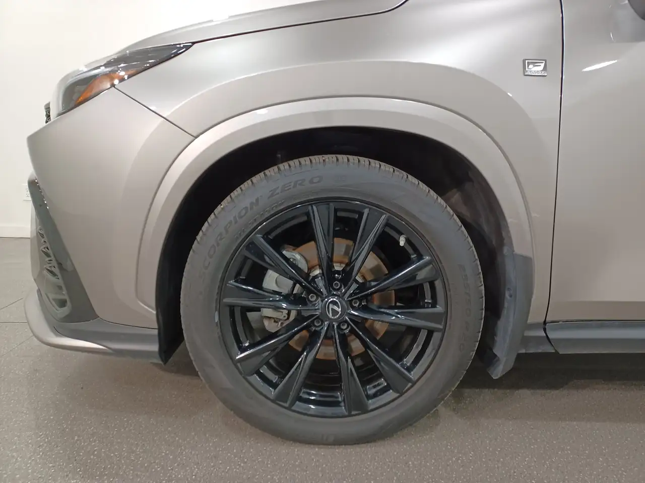 Lexus NX снимка Lexus NX