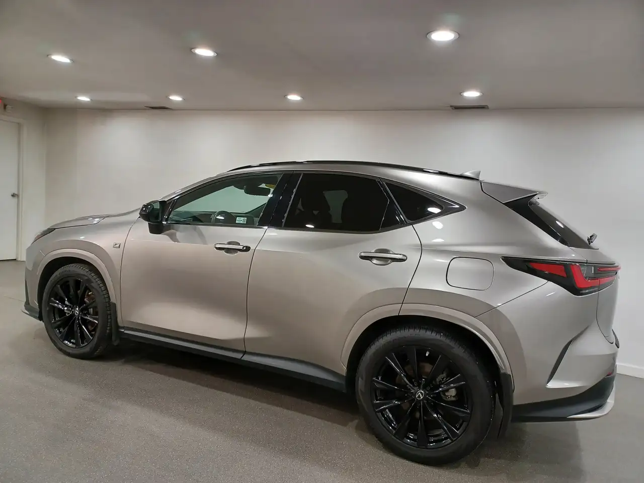 Lexus NX снимка Lexus NX