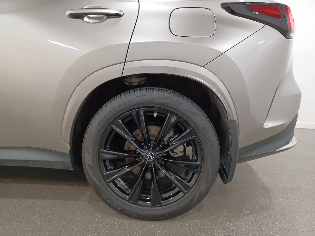 Lexus NX снимка Lexus NX