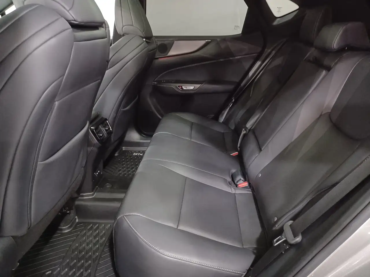 Lexus NX снимка Lexus NX