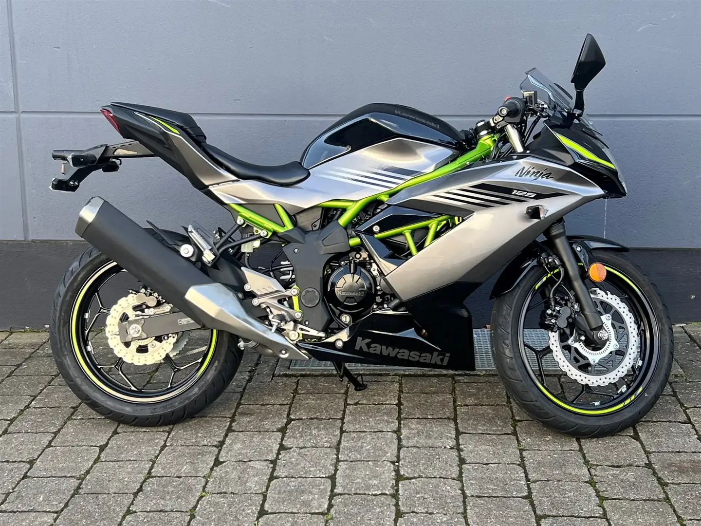 Kawasaki Ninja 125 Modell 2026!! Grau - 1