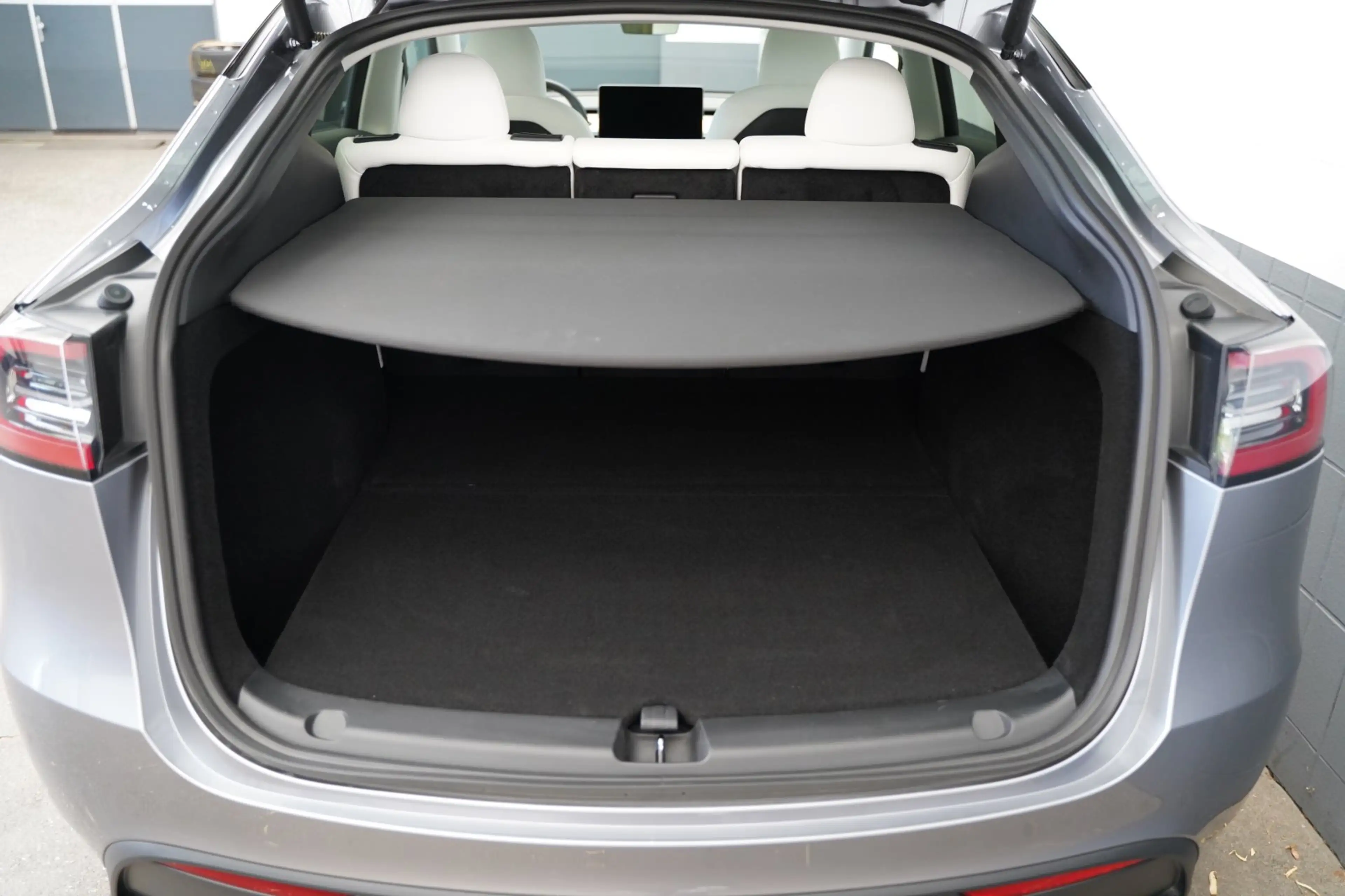 Tesla Model Y Performance *innen weiß*AHK*Mwst.* — photo 7
