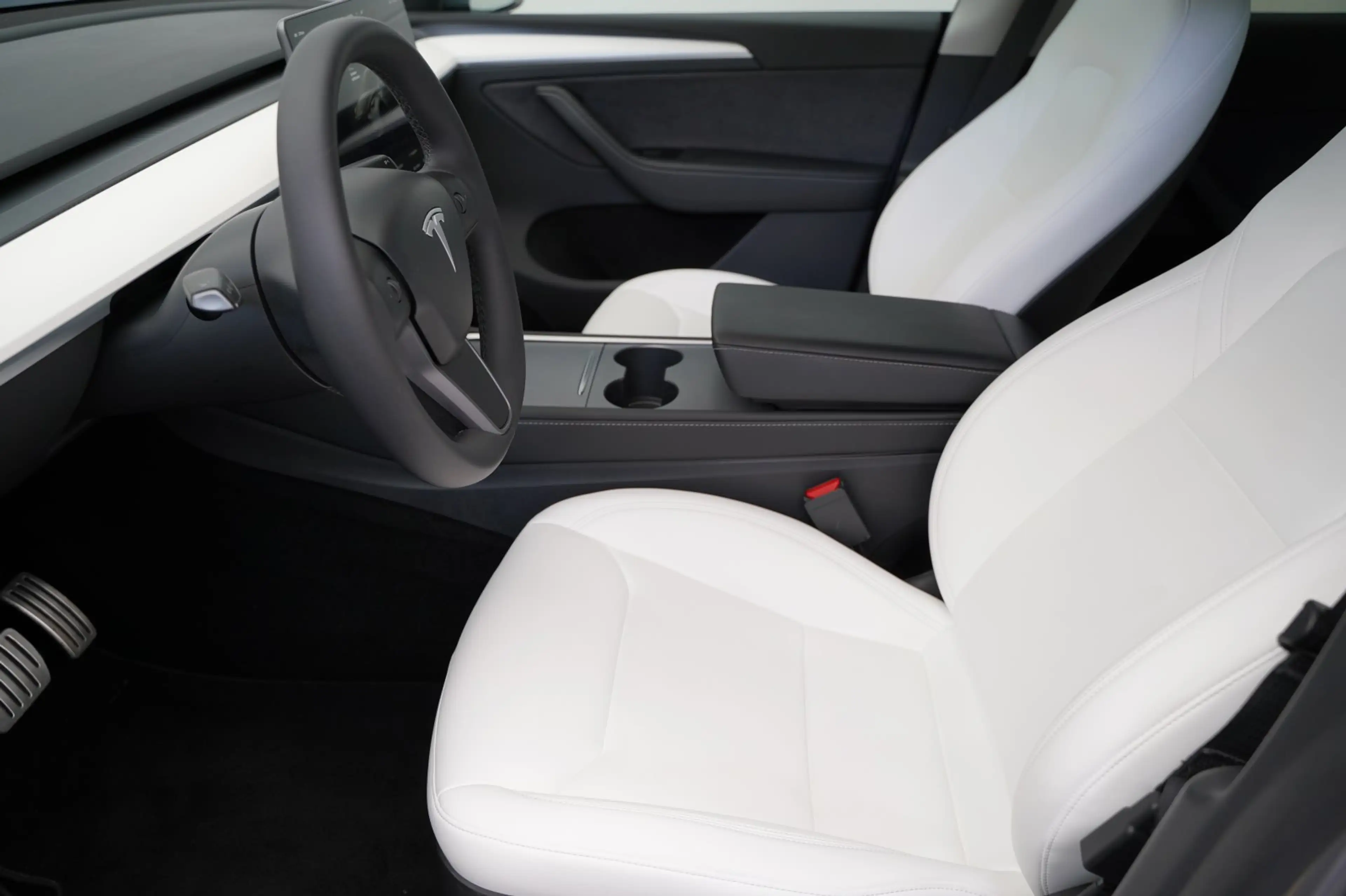 Tesla Model Y Performance *innen weiß*AHK*Mwst.* — photo 9