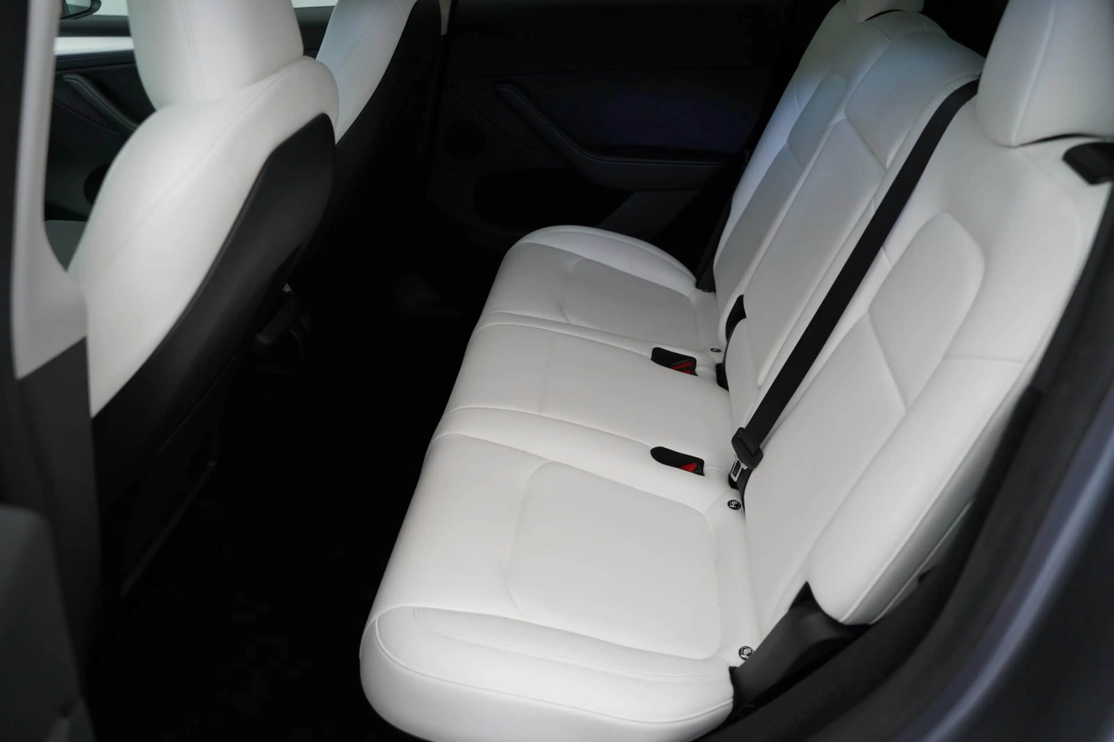 Tesla Model Y Performance *innen weiß*AHK*Mwst.* — photo 8