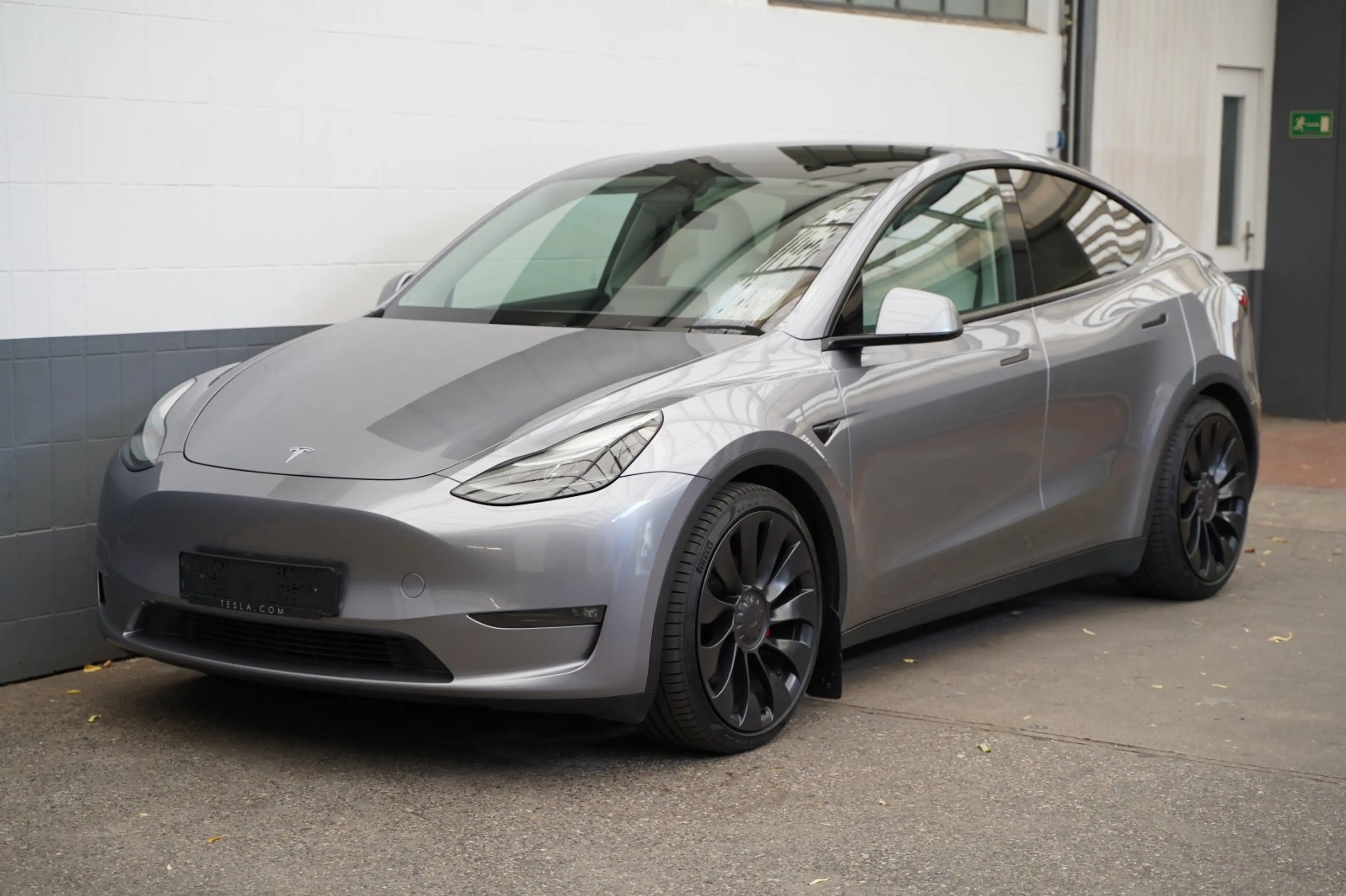 Tesla Model Y Performance *innen weiß*AHK*Mwst.* — photo 2