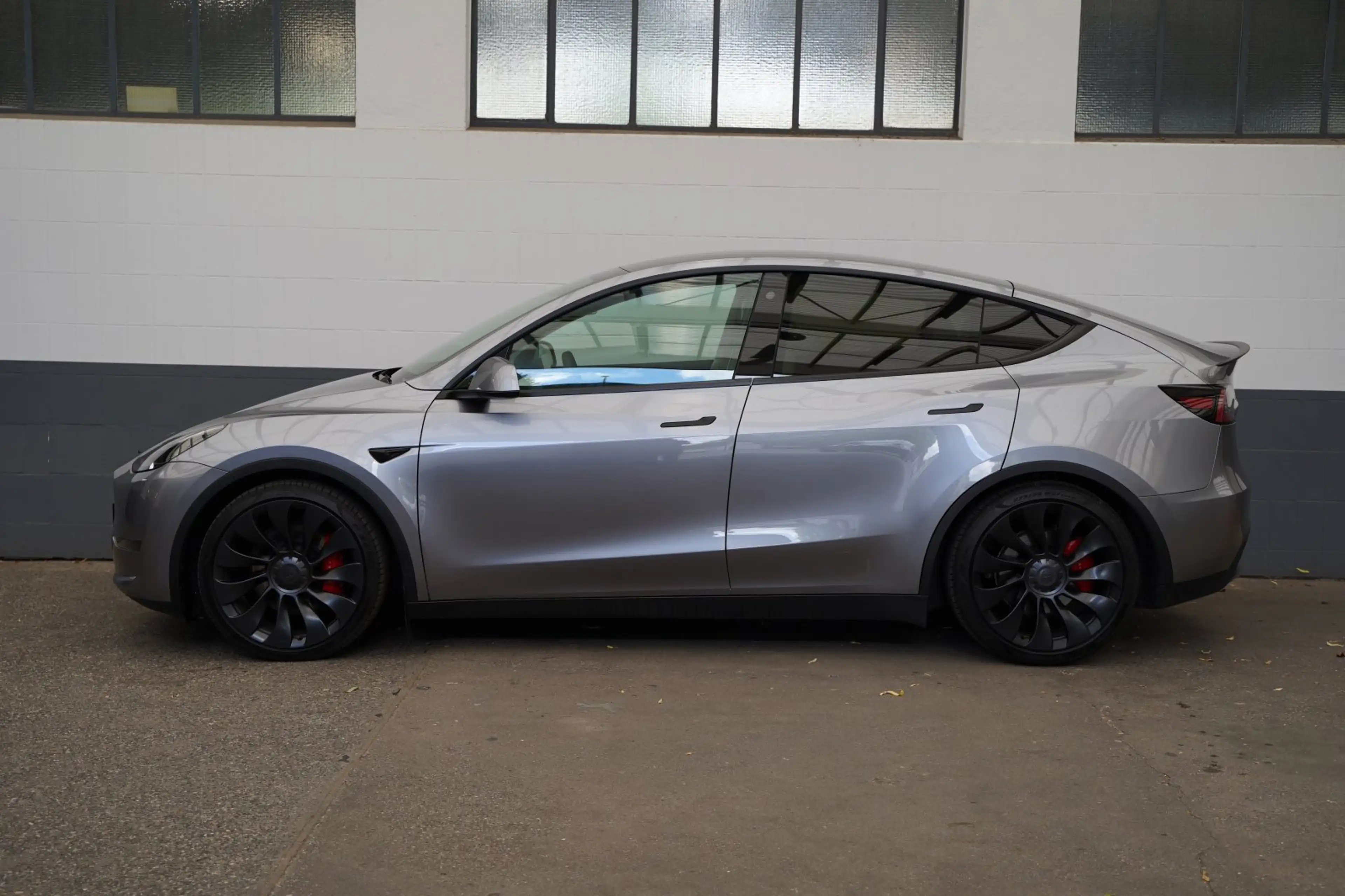 Tesla Model Y Performance *innen weiß*AHK*Mwst.* — photo 3