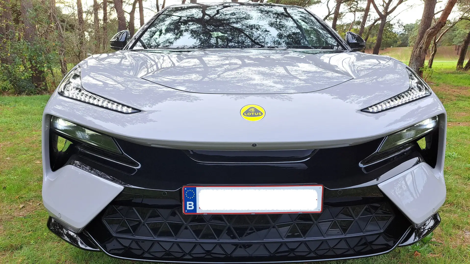 Lotus Eletre PANODAK KAIMU/GREY 22" VELG I JASP. LEDER ROOD/ZW Grijs - 2