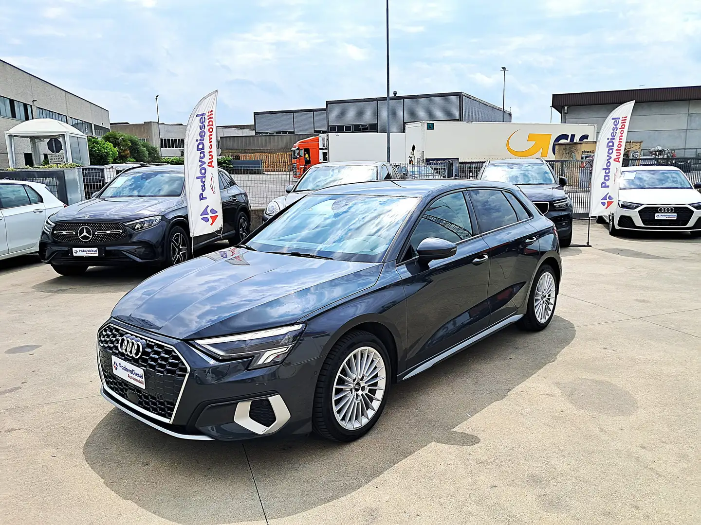 Audi A3 Sportback 35 1.5 tfsi Business Advanced Grijs - 1