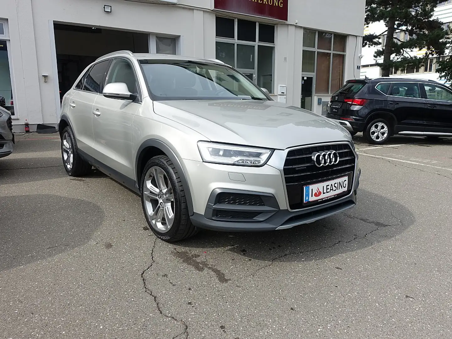Audi Q3 2,0 TDI Intense offroad quattro S-tronic Silber - 2