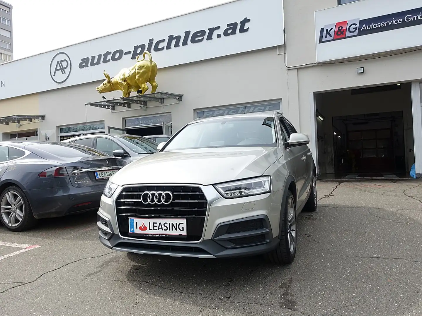 Audi Q3 2,0 TDI Intense offroad quattro S-tronic Silber - 1