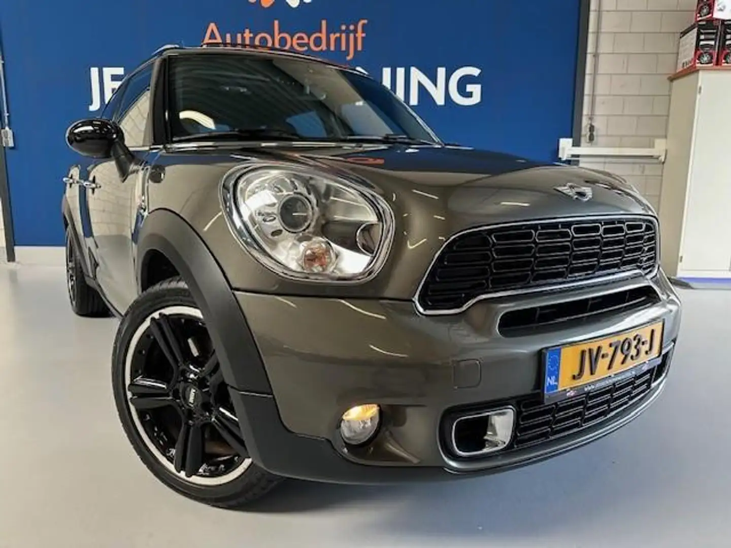 MINI Cooper S Countryman Mini 1.6 automaat.bj.2011.leder.panoramadak.cruise Grijs - 2