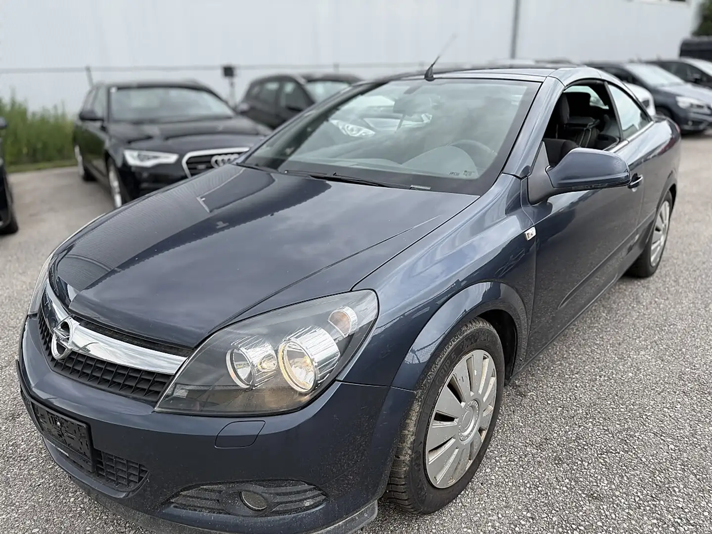 Opel Astra Twin Top Cabrio 1,6 Grau - 2