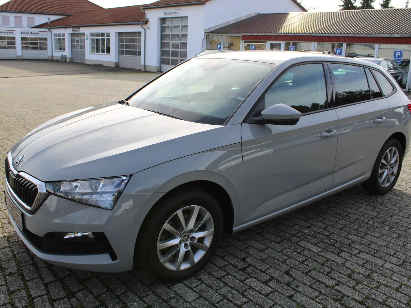Skoda Scala Ambition, Klima, Bluetooth, LM, CarPlay, Sitzheizu Grau - 1
