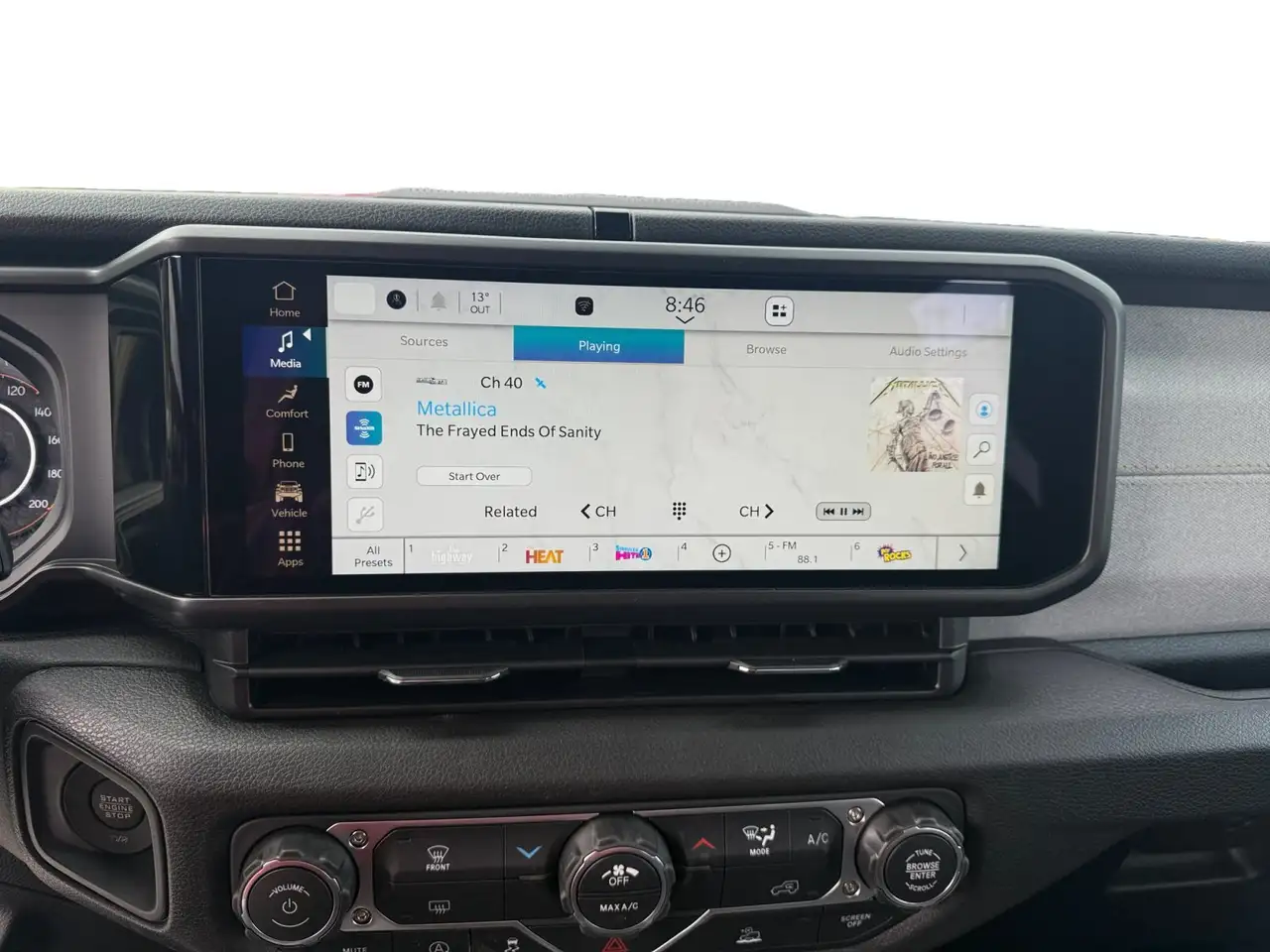 Jeep Wrangler photo Jeep Wrangler