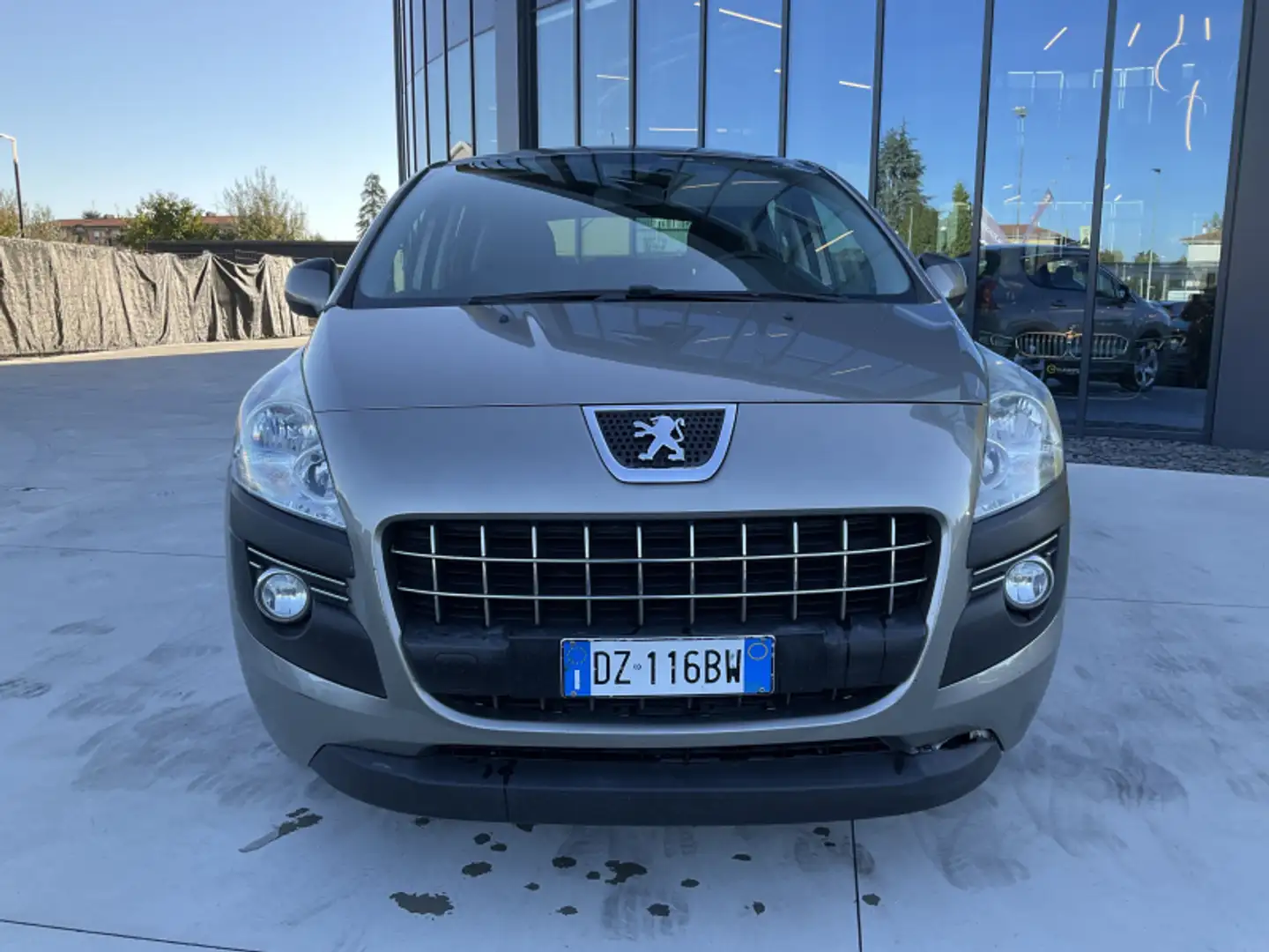 Peugeot 3008 1.6 VTi 120CV Premium Gris - 2