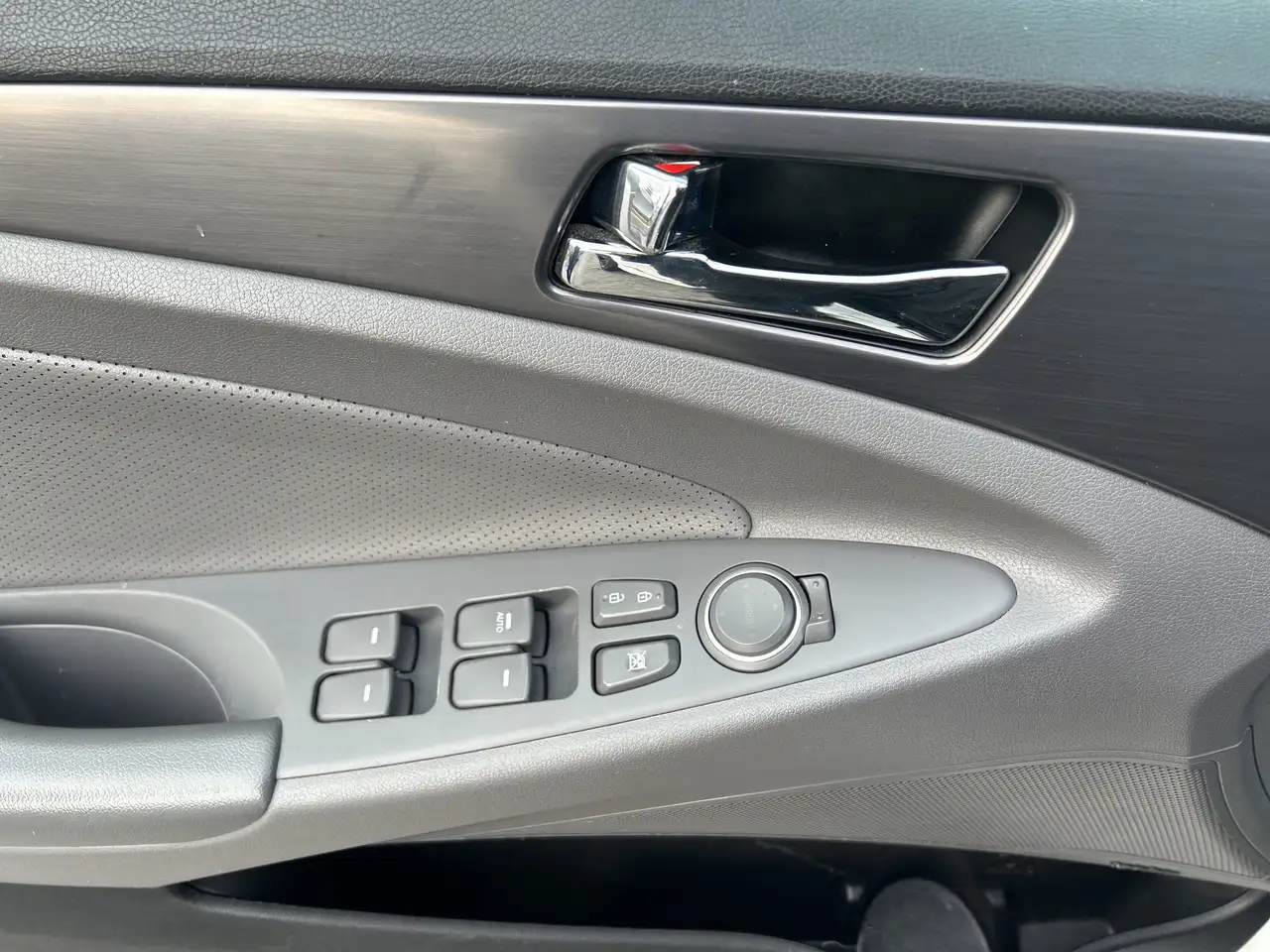 Hyundai SONATA снимка Hyundai SONATA
