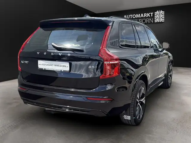 Volvo XC90 view 11