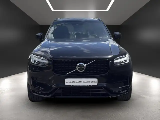 Volvo XC90 view 8