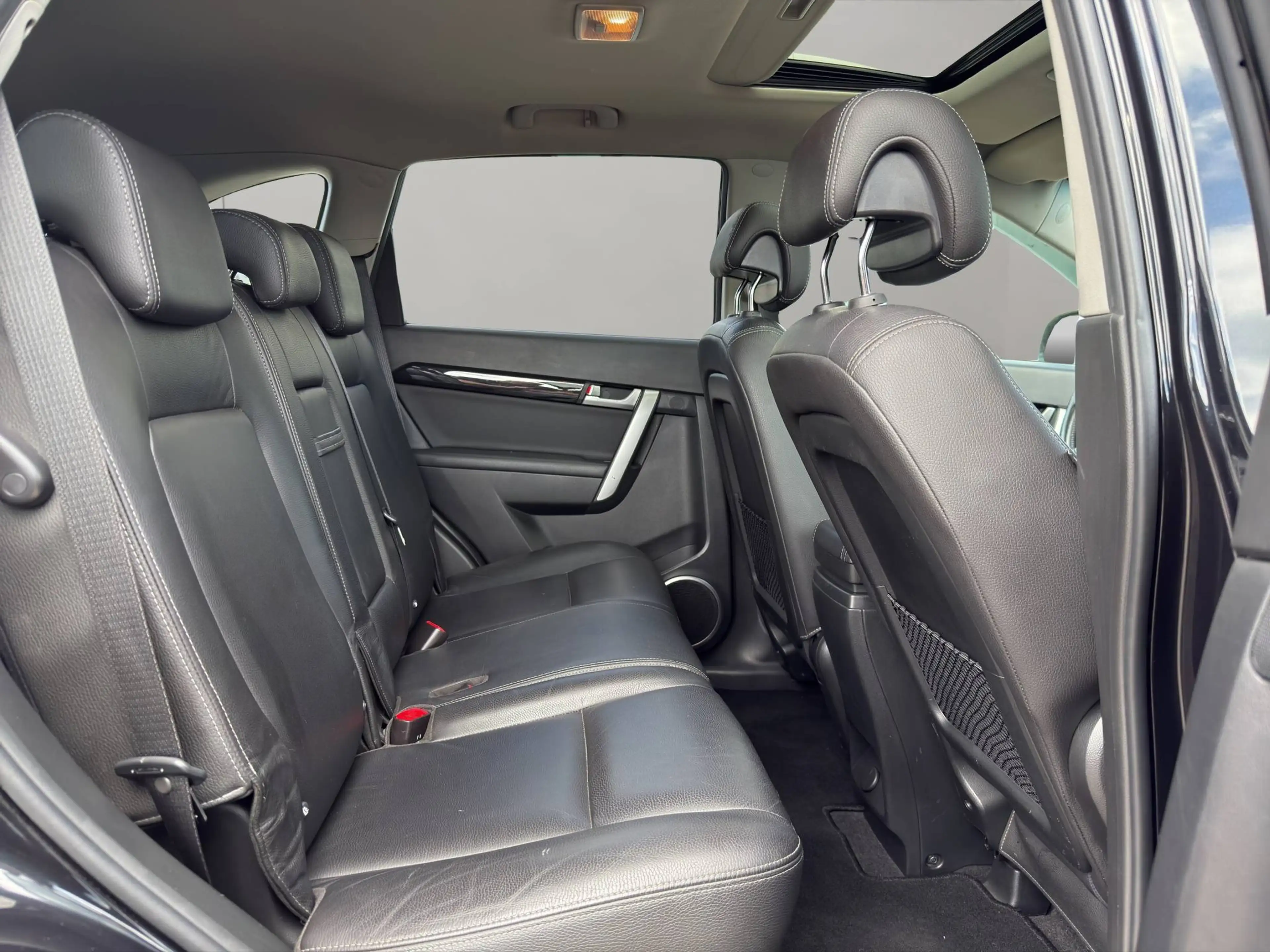 Chevrolet Captiva 2.2 D LTZ 4WD Aut.-7Sitzer-2Hand-Scheckheft-Leder-Navi — photo 13