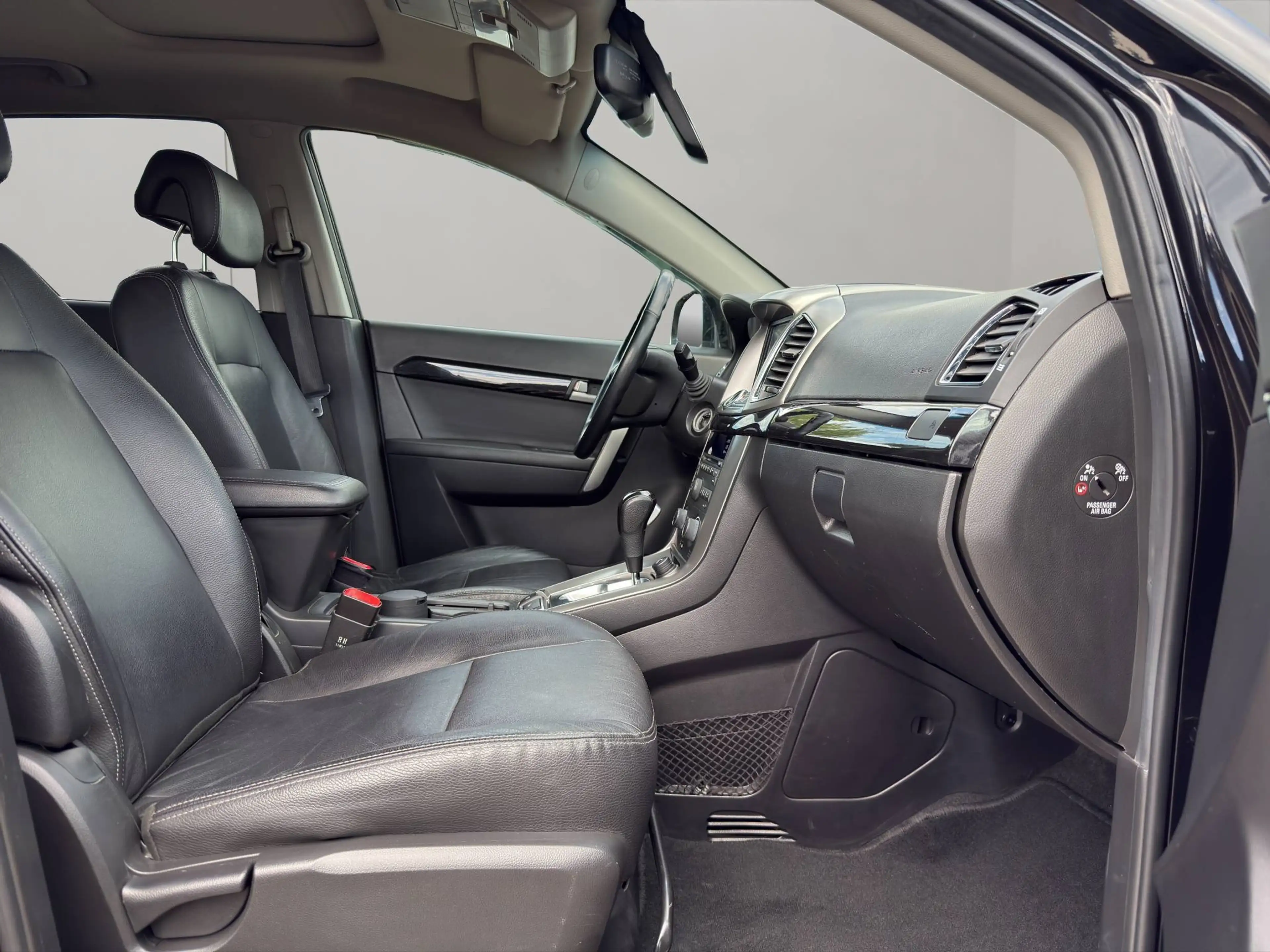 Chevrolet Captiva 2.2 D LTZ 4WD Aut.-7Sitzer-2Hand-Scheckheft-Leder-Navi — photo 12