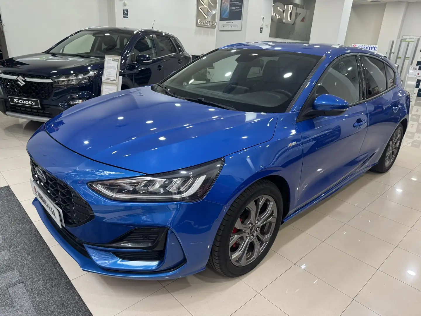 Ford Focus 1.0 Ecoboost MHEV 92kW ST-Line - 1