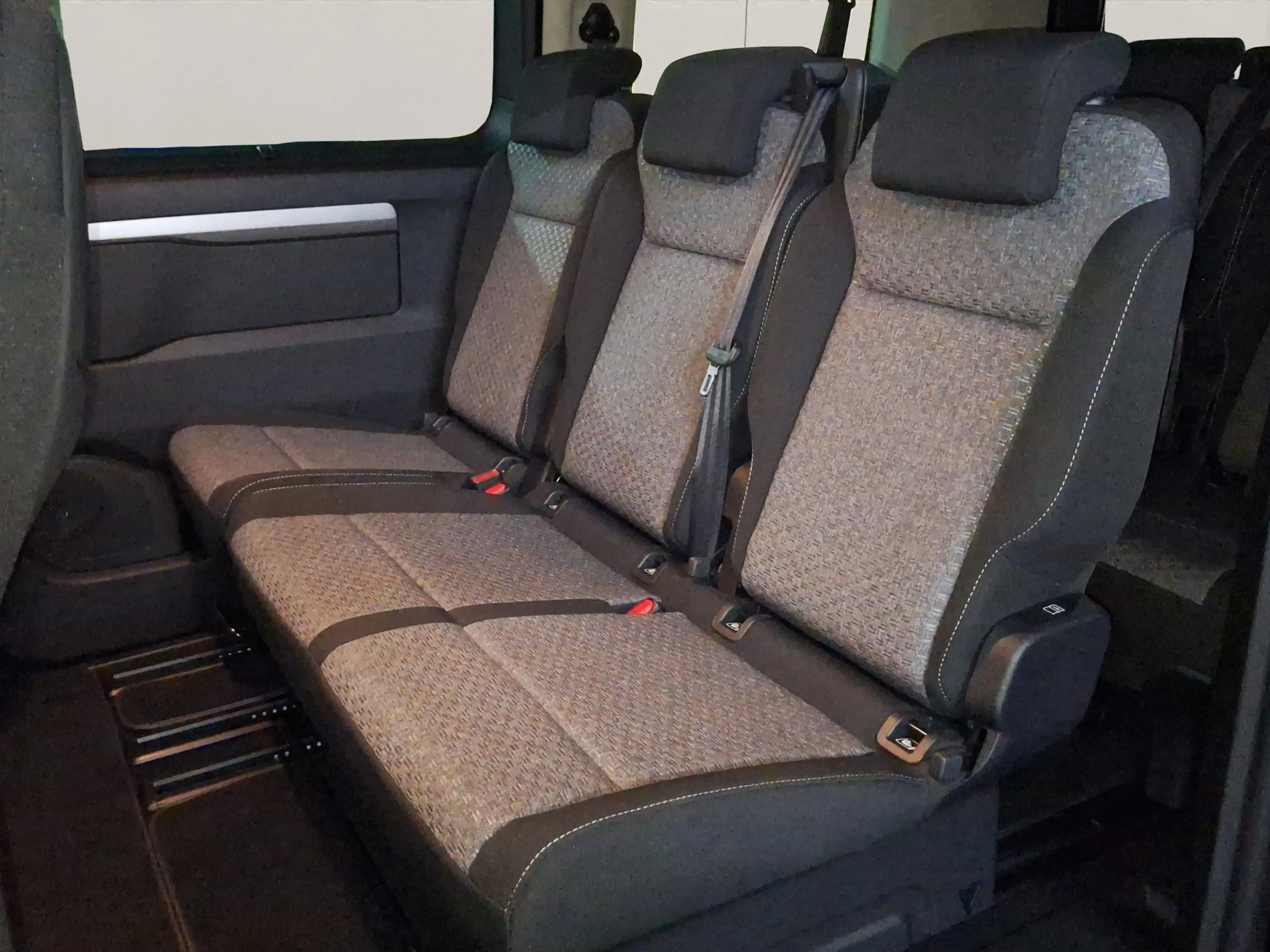 Peugeot Traveller 2.2 Diesel 180 L2 Active AHK+LED+SHZ — photo 12