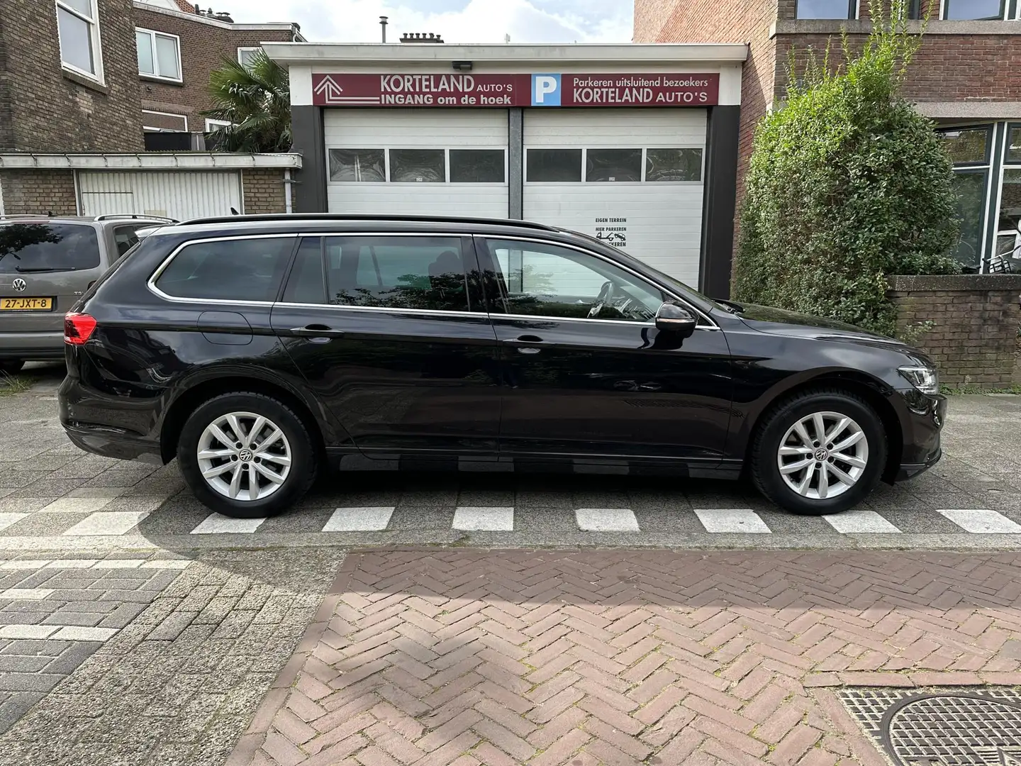 Volkswagen Passat Variant 1.5 TSI Business l Clima l Carplay l Automaat trek Schwarz - 2