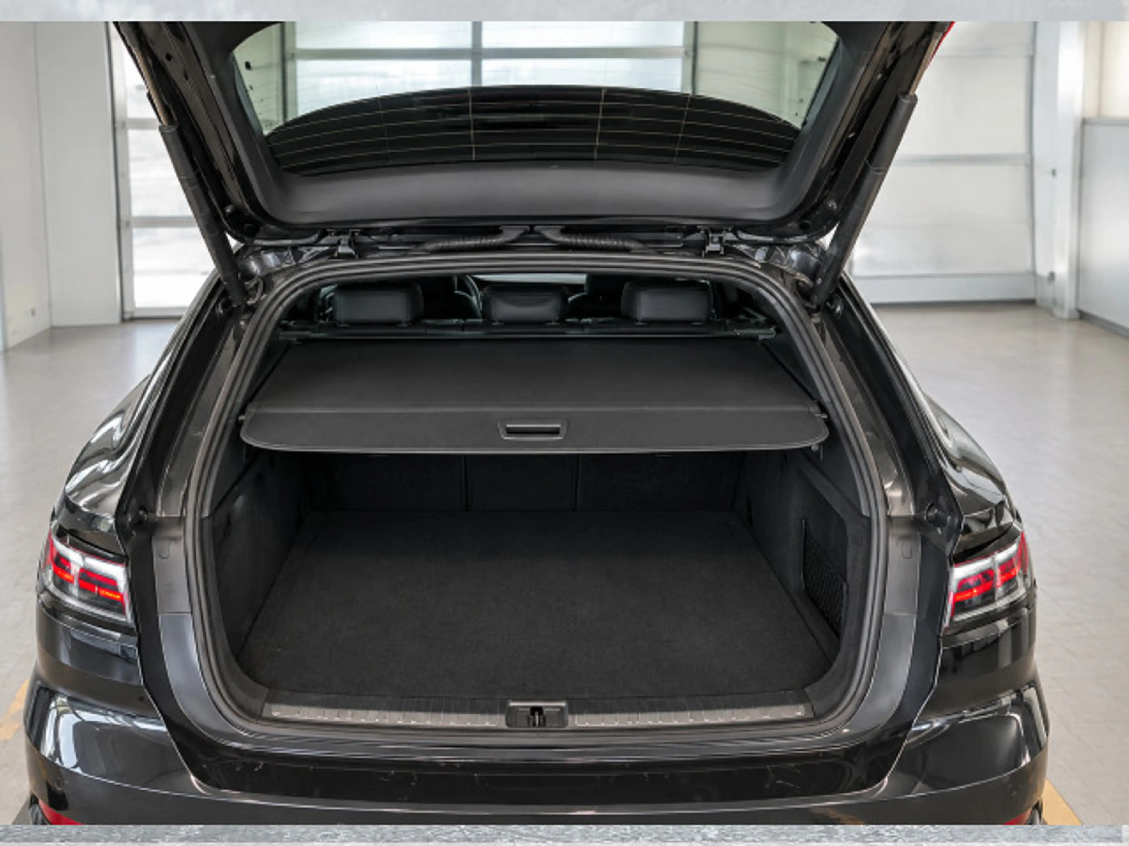 Volkswagen Arteon 1.4 TSI eHybrid DSG R-Line — photo 6