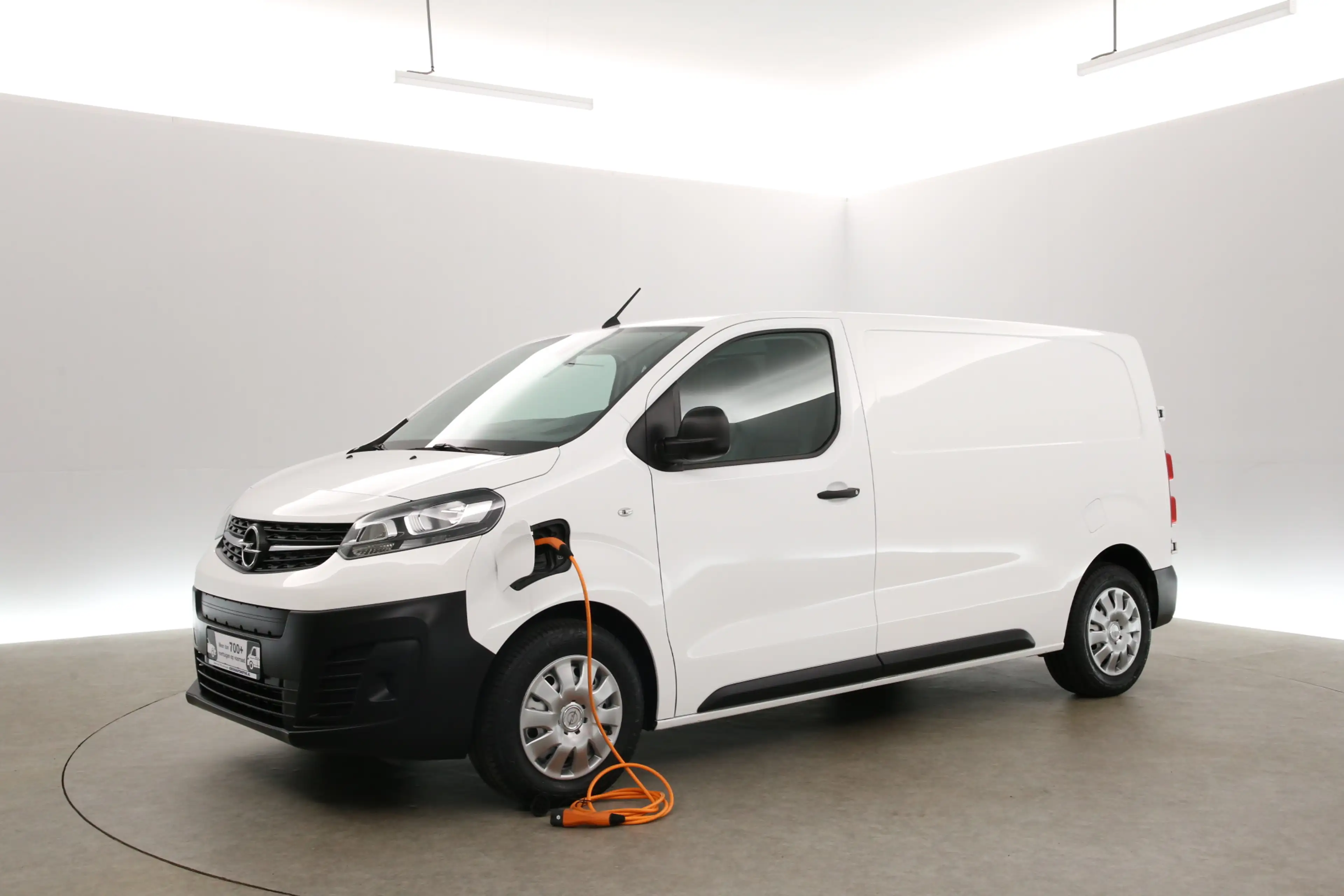 Citroen Jumpy E-Jumpy Opel Vivaro-e L3H1 75 kWh Long Range | Sne — photo 9