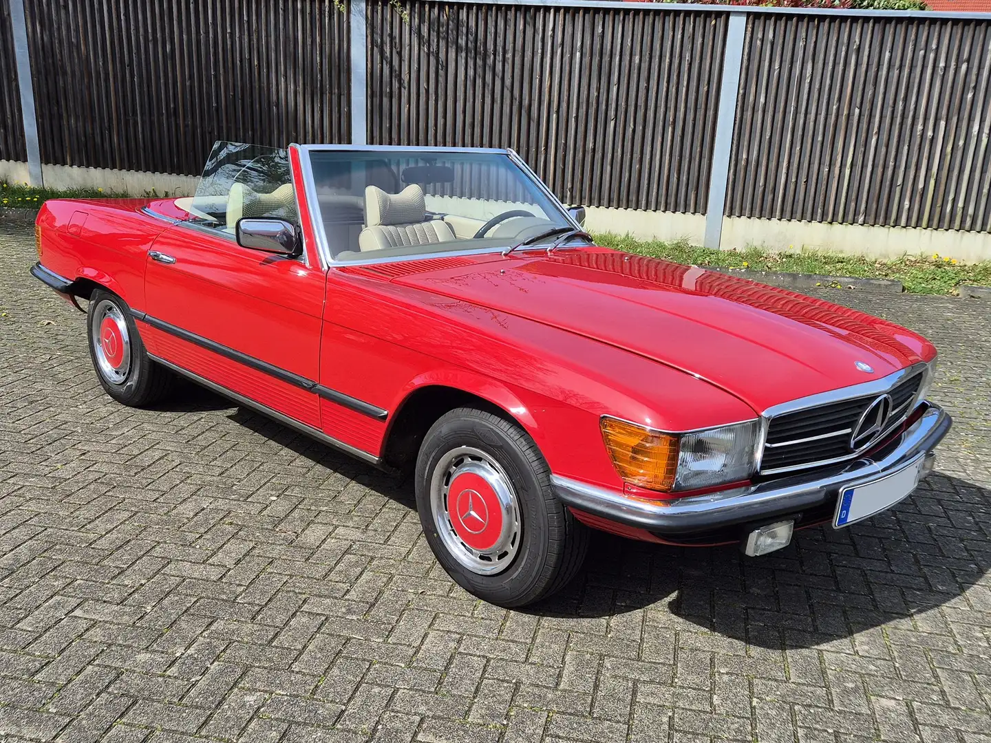 Mercedes-Benz SL 280 R107 Oldtimer in Traumzustand Red - 1