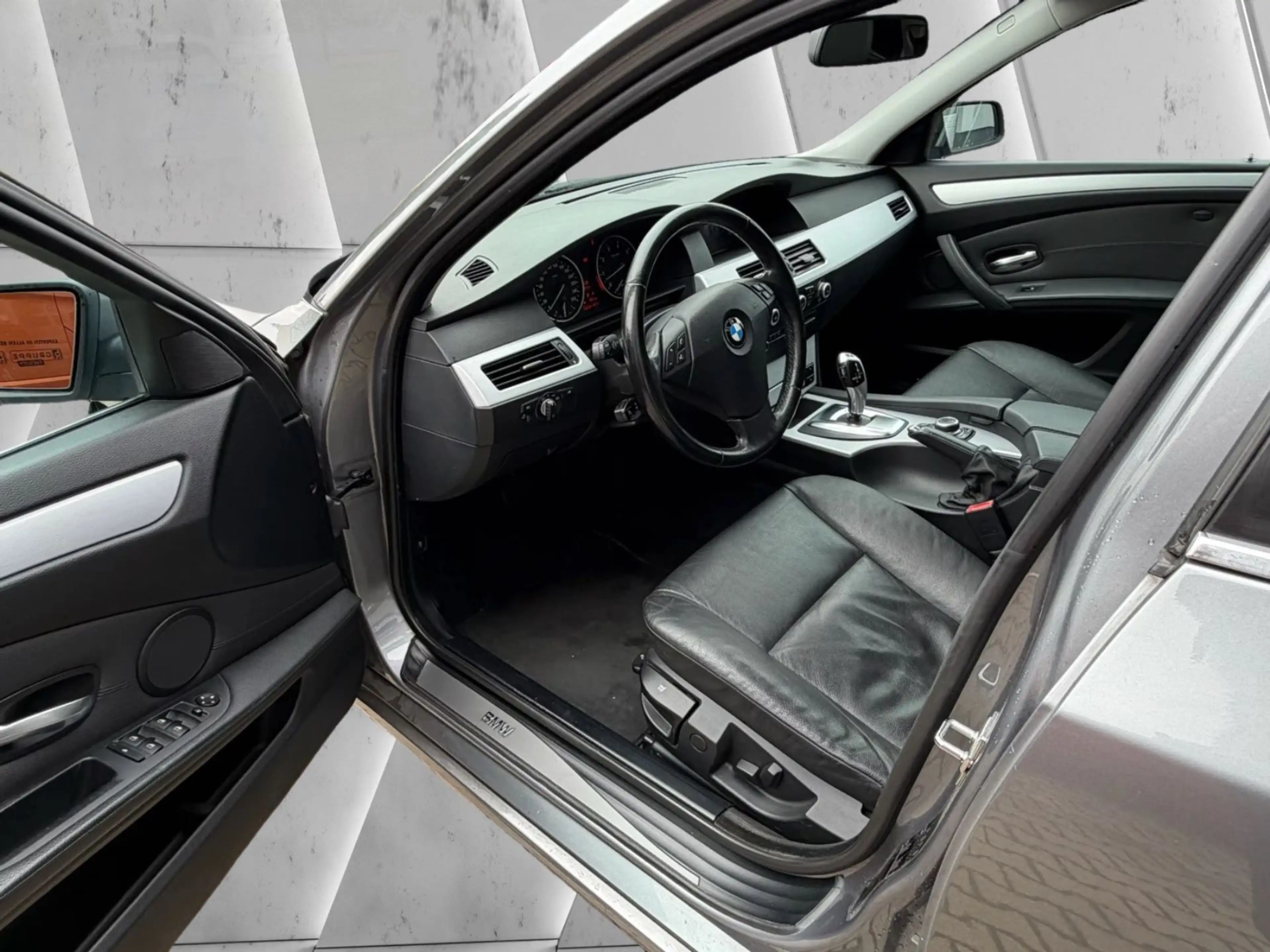 BMW 523 5 Limousine 523 i*Leder*Navi*Xenon*PDC*Pano — photo 9