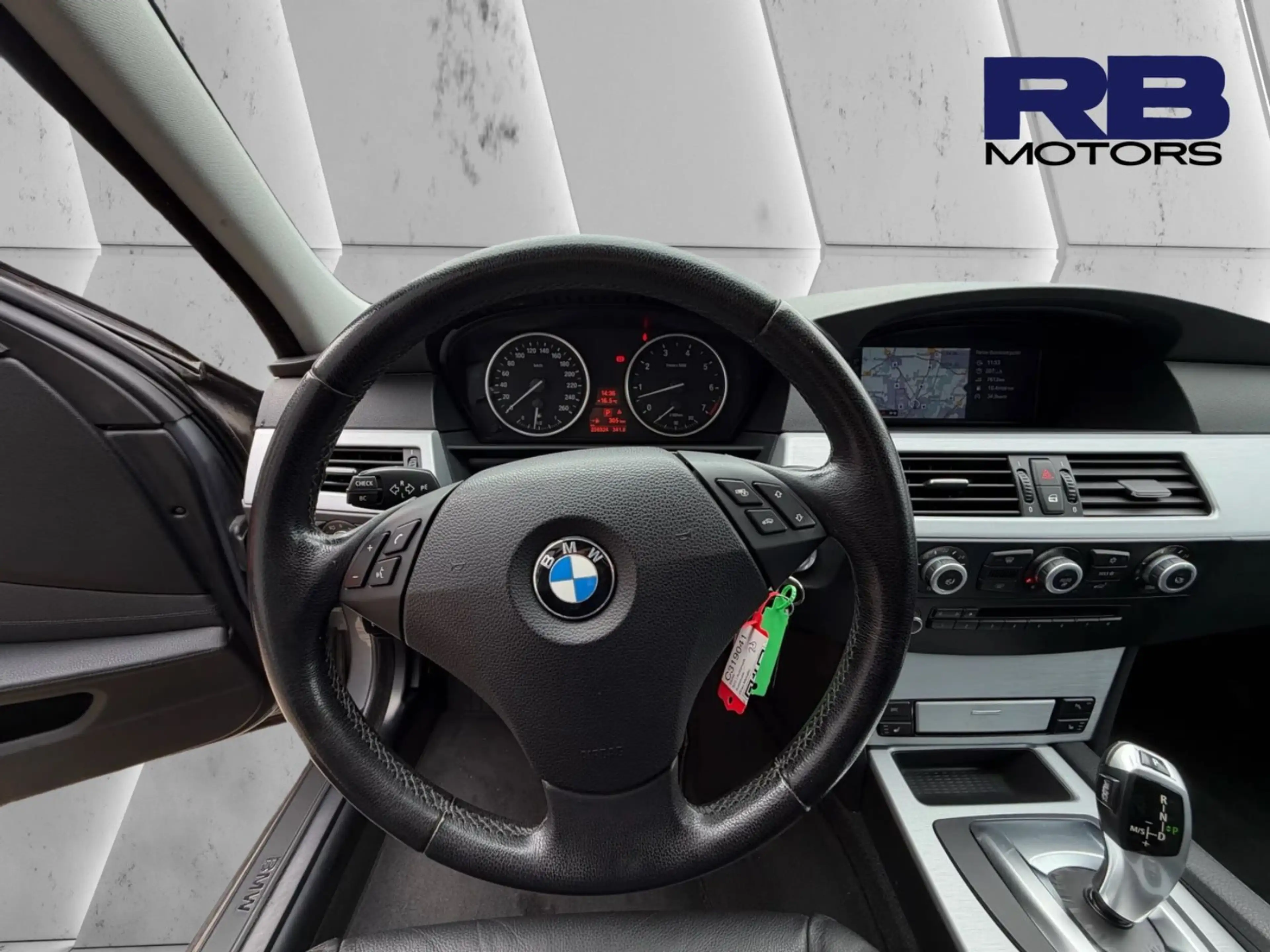 BMW 523 5 Limousine 523 i*Leder*Navi*Xenon*PDC*Pano — photo 11