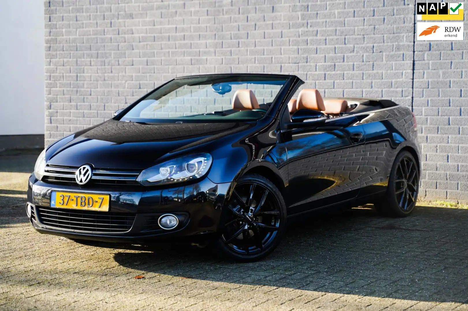 Volkswagen Golf Cabriolet 1.4 TSI 160pk Automaat, Leder, Led Чорний - 1