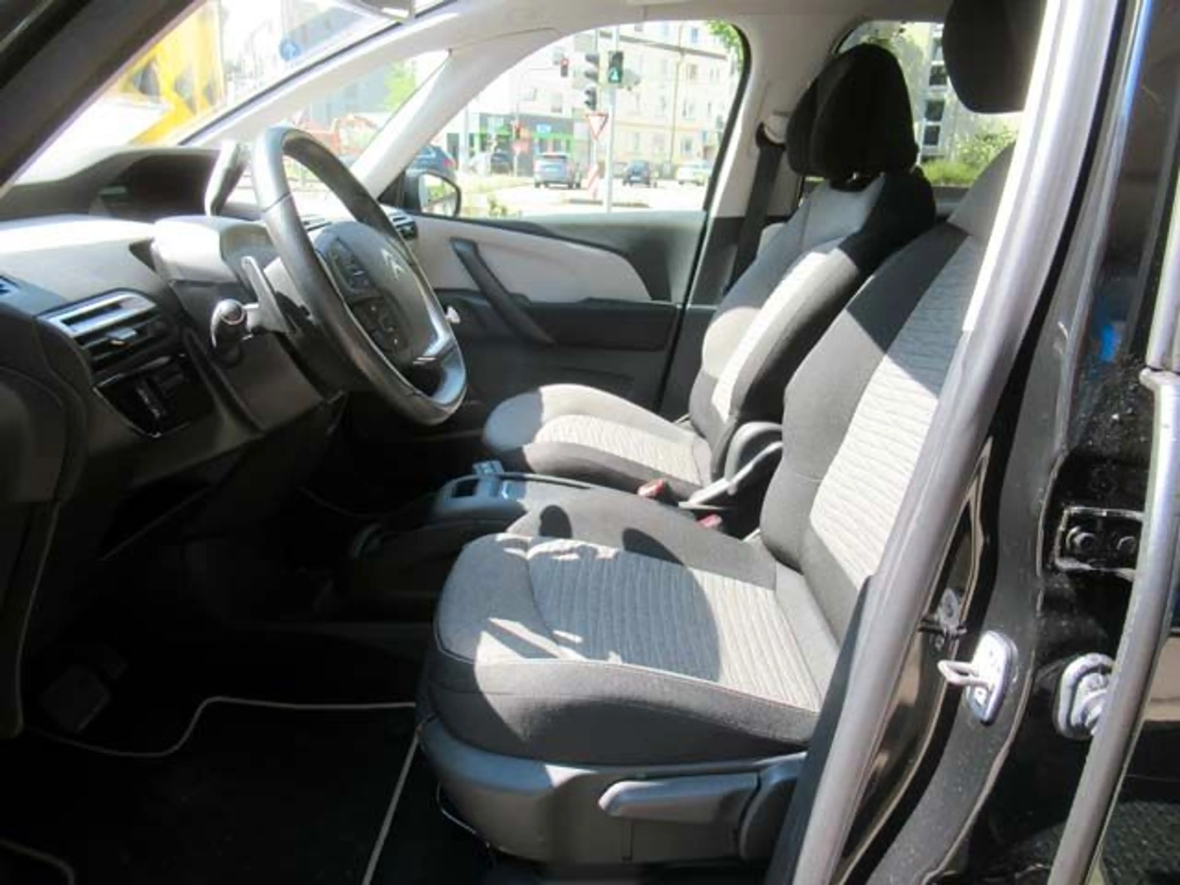 Citroen Grand C4 Picasso Grand Spactourer 1,5HDI Aut 7Sitzer Navi/RFK/SHZ — photo 4