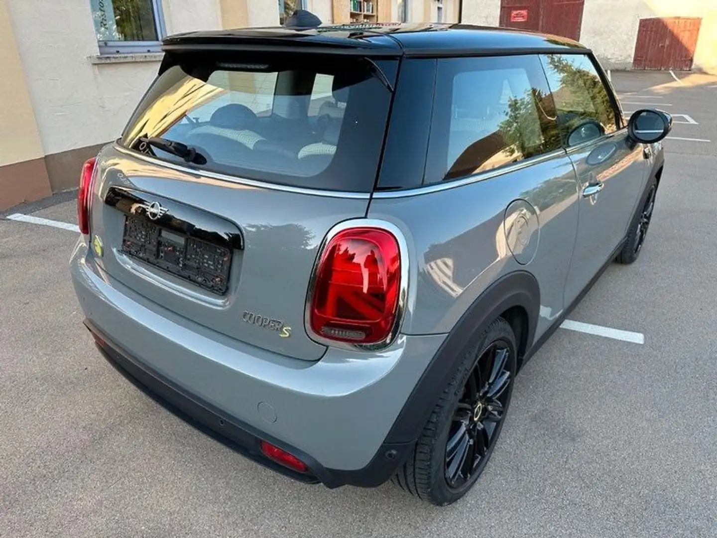 MINI Cooper SE Classic Trim Grau - 2