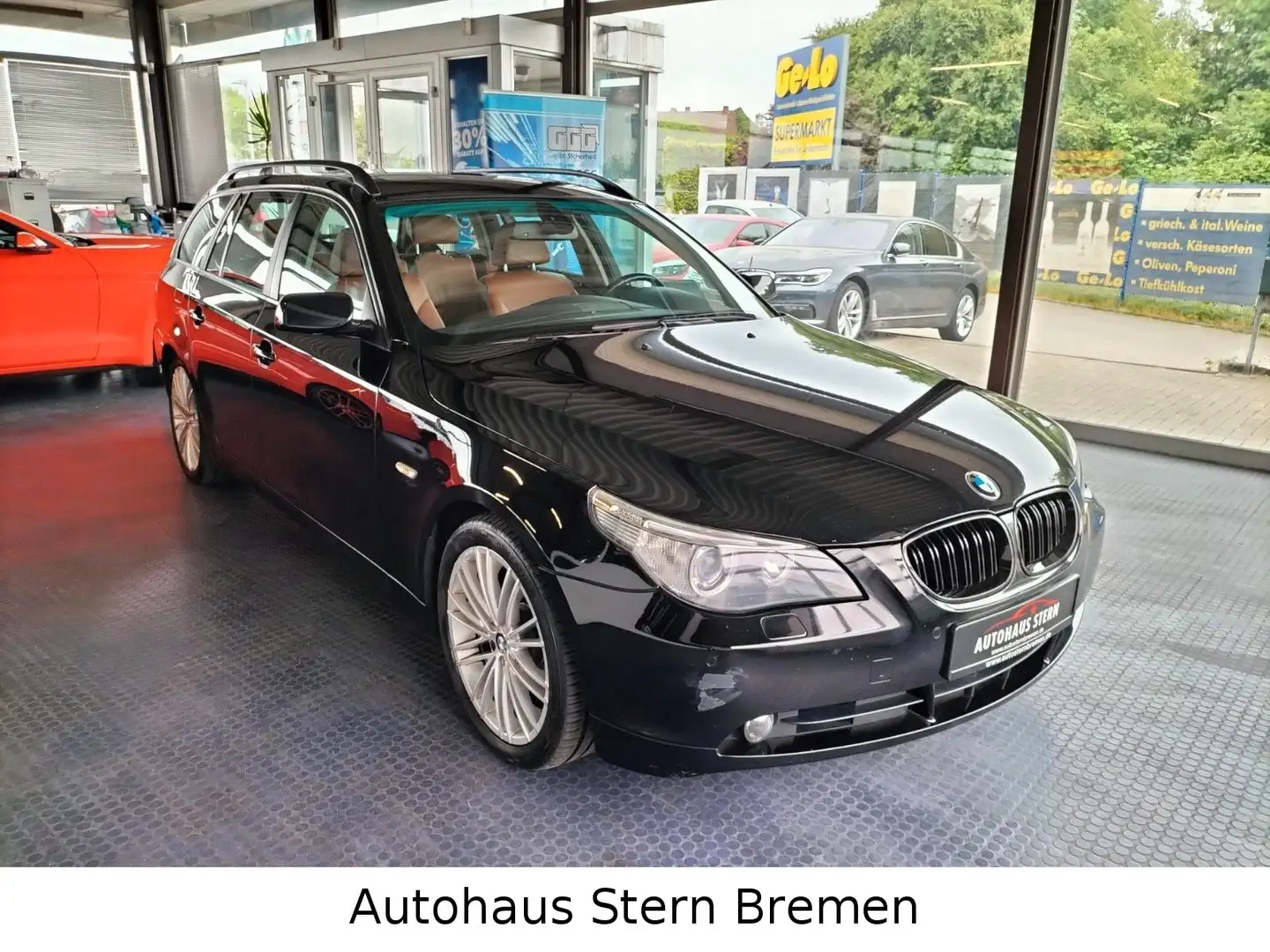 BMW 525 Touring 525d*MSport*Pano *Vollleder*AHK*Shadow* Schwarz - 1