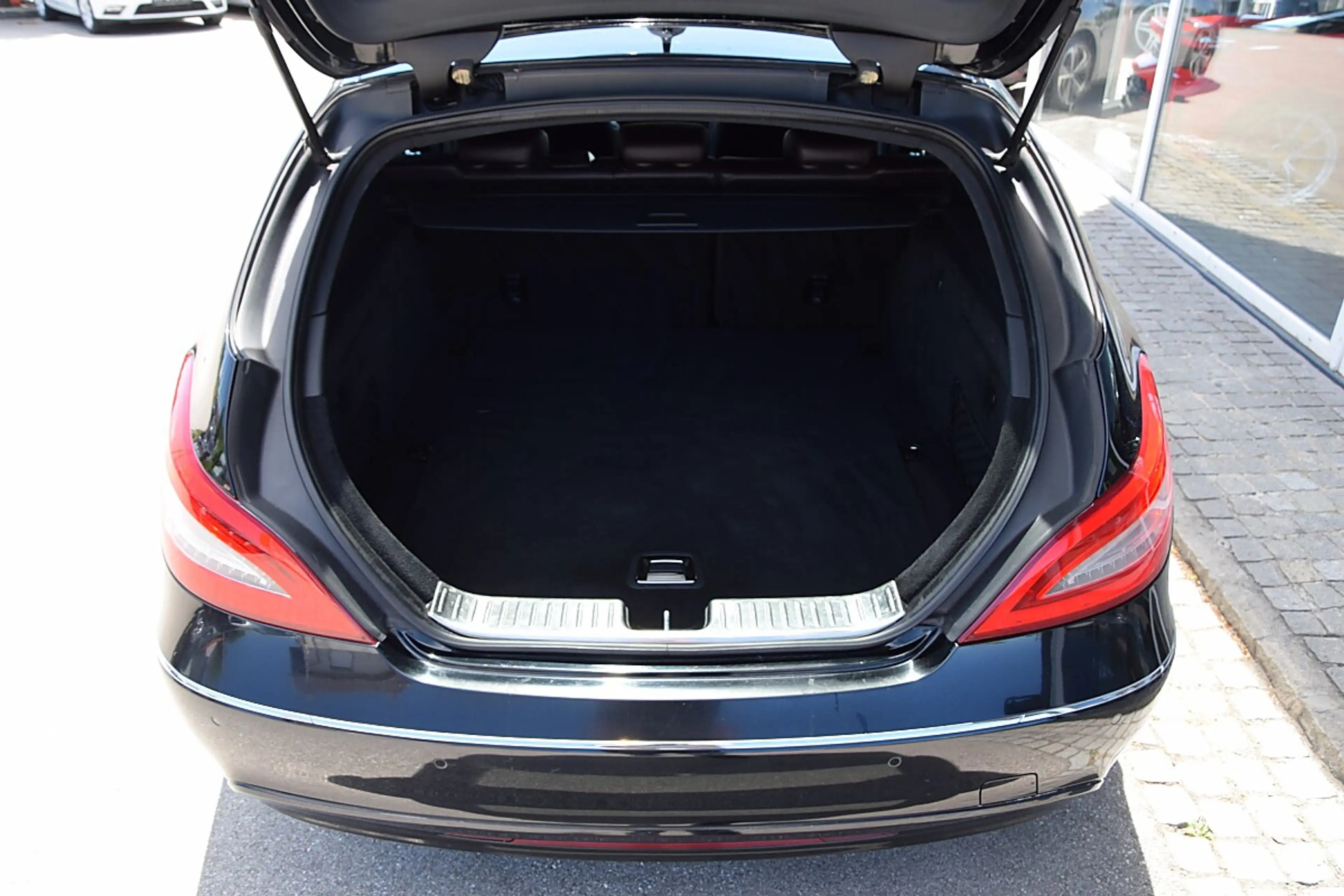 Mercedes-Benz CLS 350 CDI BlueEFFICIENCY 4Matic DPF *Memory-Paket* — photo 15