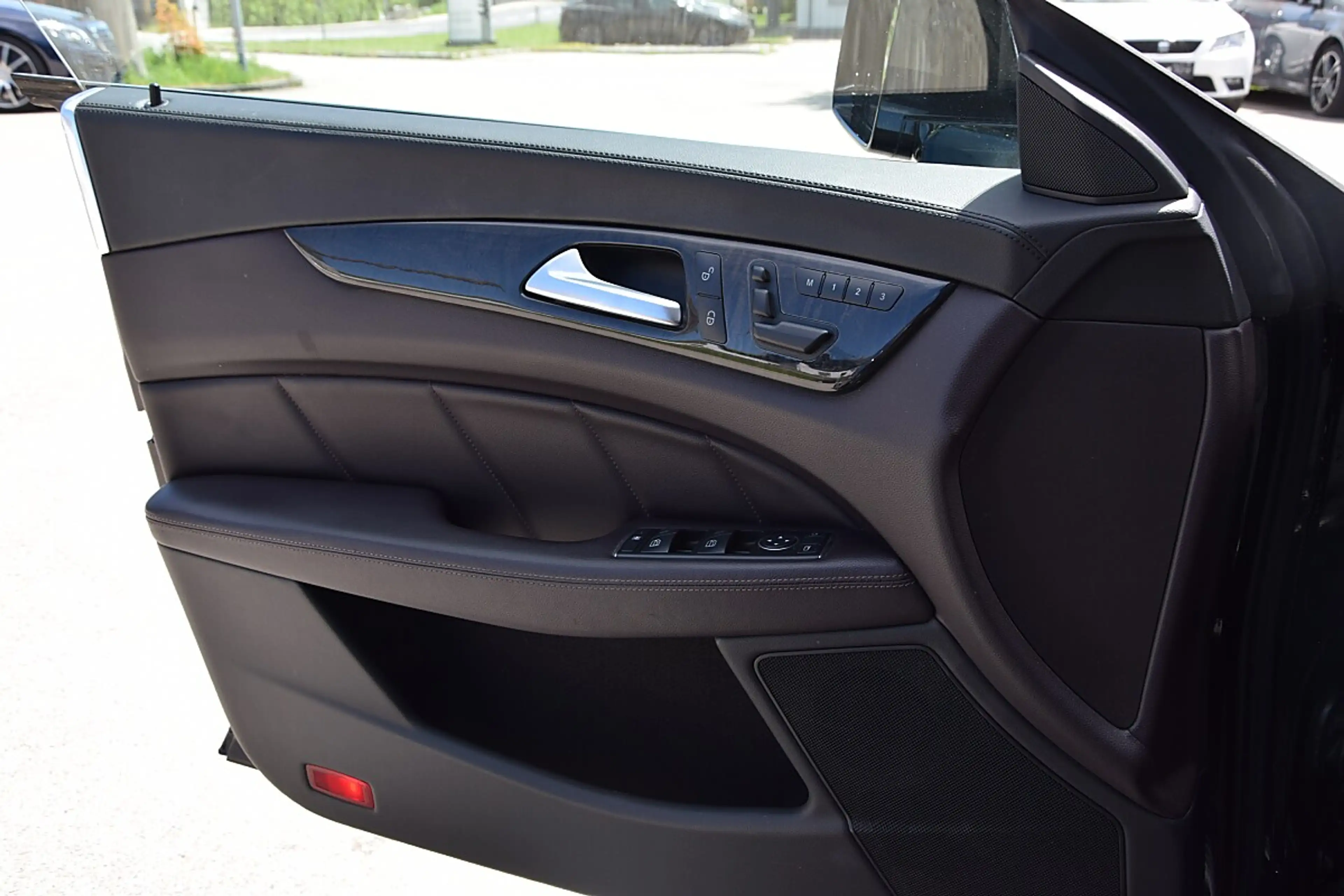 Mercedes-Benz CLS 350 CDI BlueEFFICIENCY 4Matic DPF *Memory-Paket* — photo 11