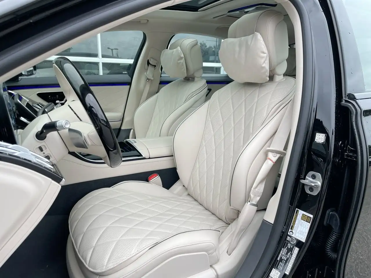 Mercedes-Benz S-Class снимка Mercedes-Benz S-Class