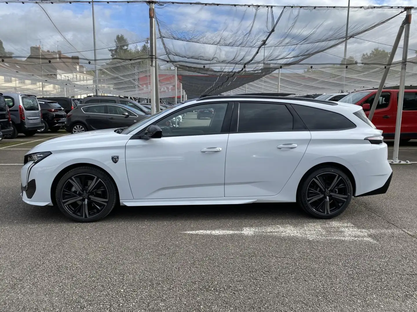 Peugeot 308 III 1.5 BlueHDi S\u0026S 130 EAT8 GT TOIT OUVRANT  - 2