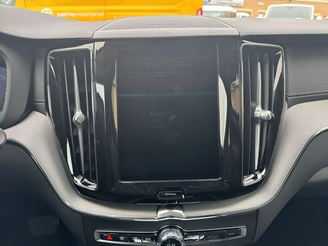 Volvo XC60 2025 — фото 13