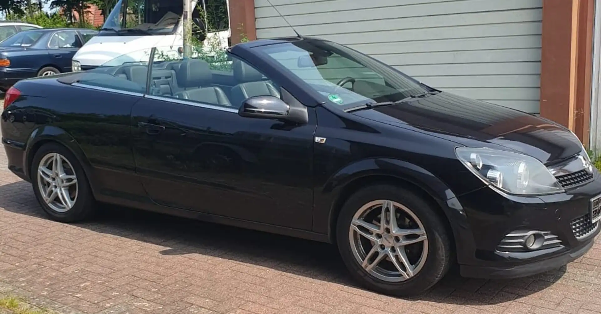 Opel Astra TwinTop Cabrio Endless Summer Edition Schwarz - 2