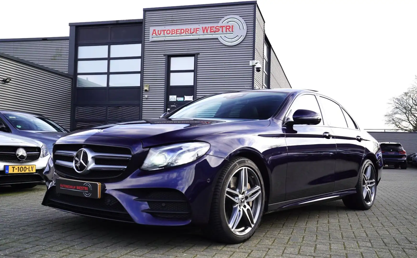 Mercedes-Benz E 350 | AMG Pakket | Burmester | Panorama | Luxe Leder/A Albastru - 1