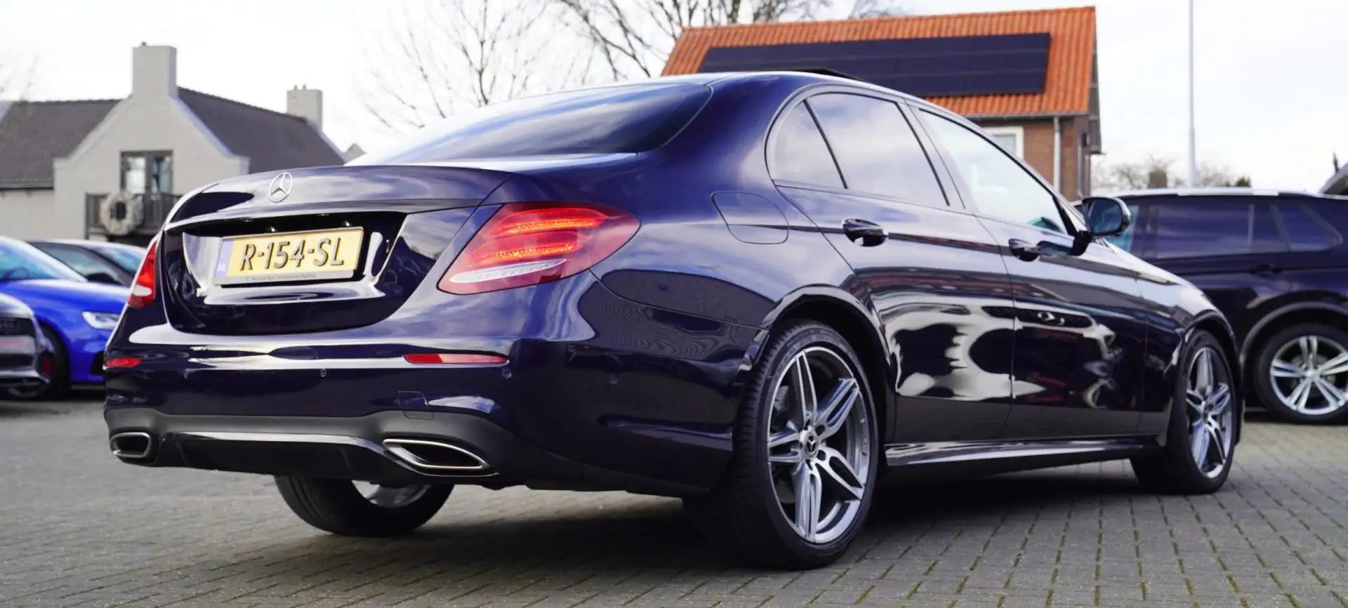 Mercedes-Benz E 350 | AMG Pakket | Burmester | Panorama | Luxe Leder/A Albastru - 2