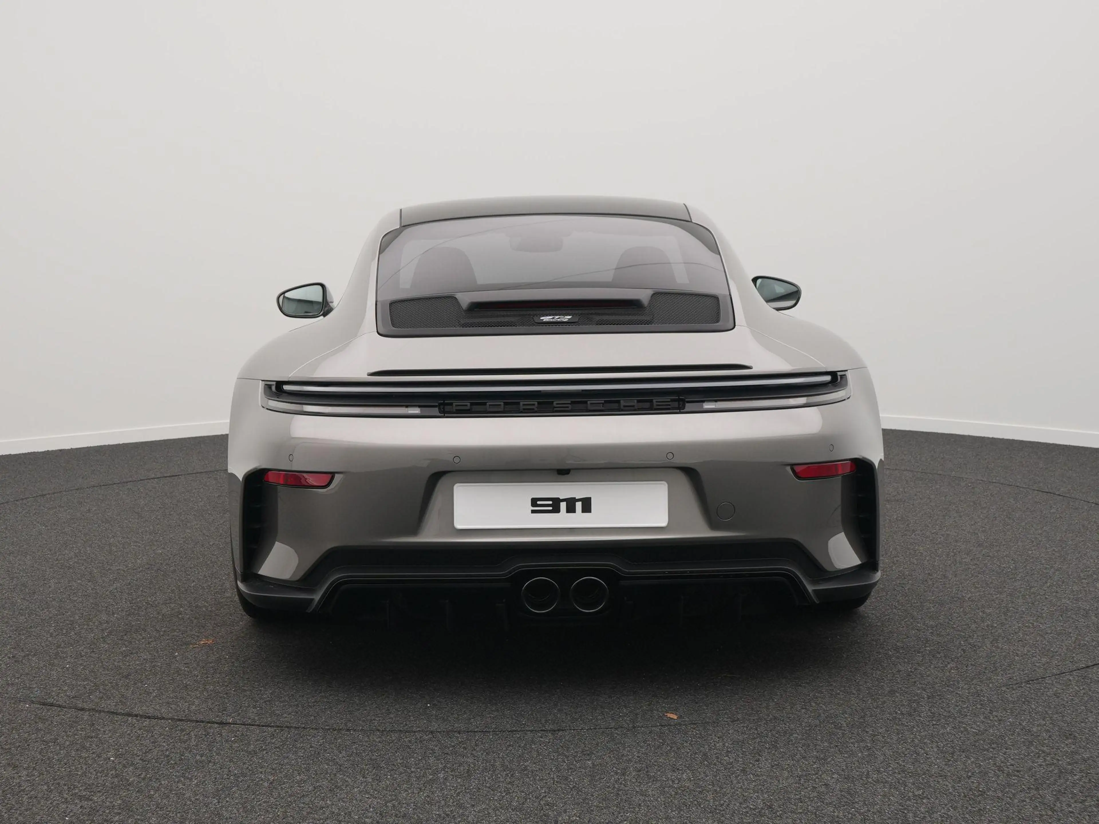 Porsche 992 GT3 Touring — photo 4