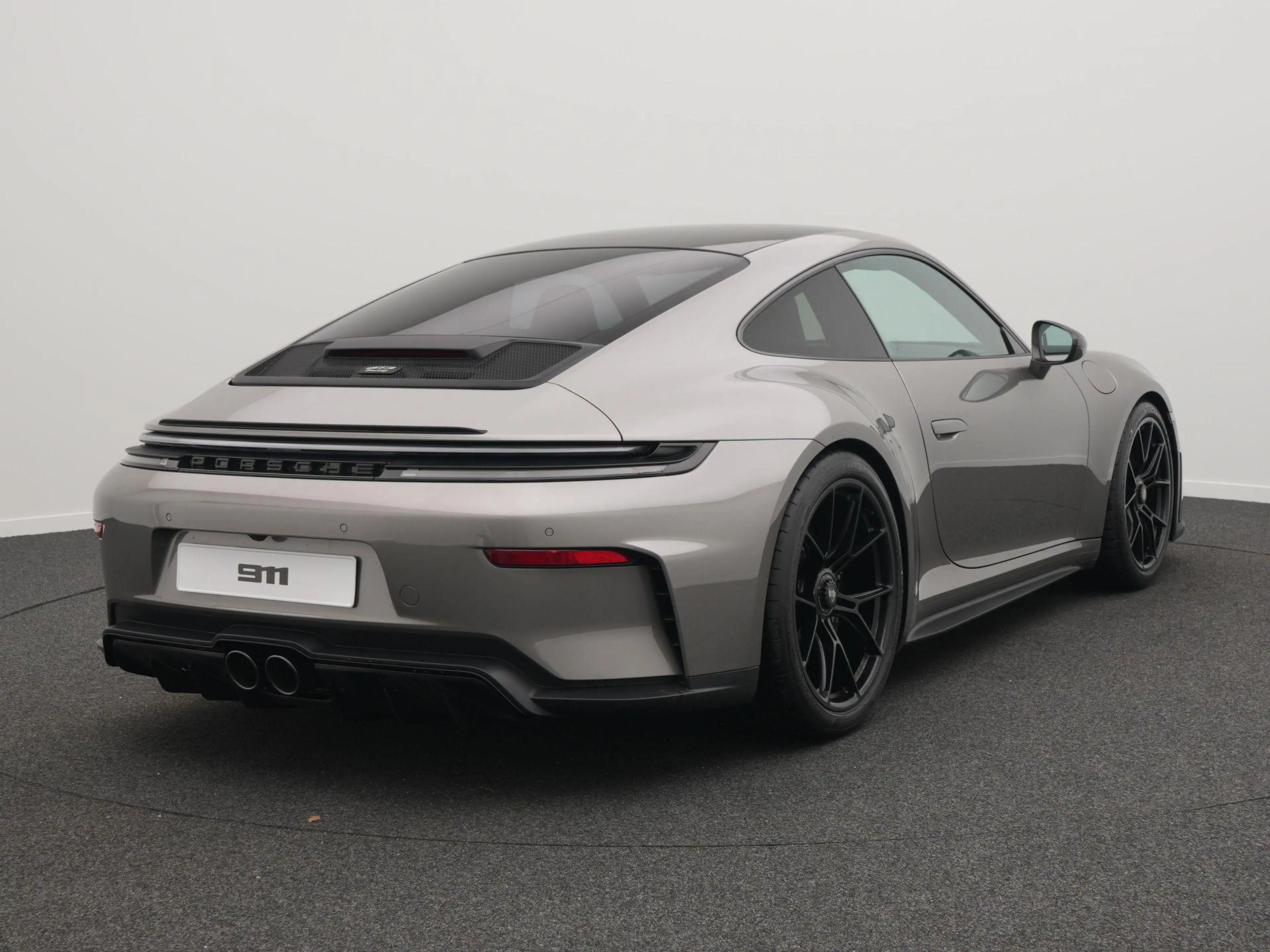 Porsche 992 GT3 Touring — photo 5