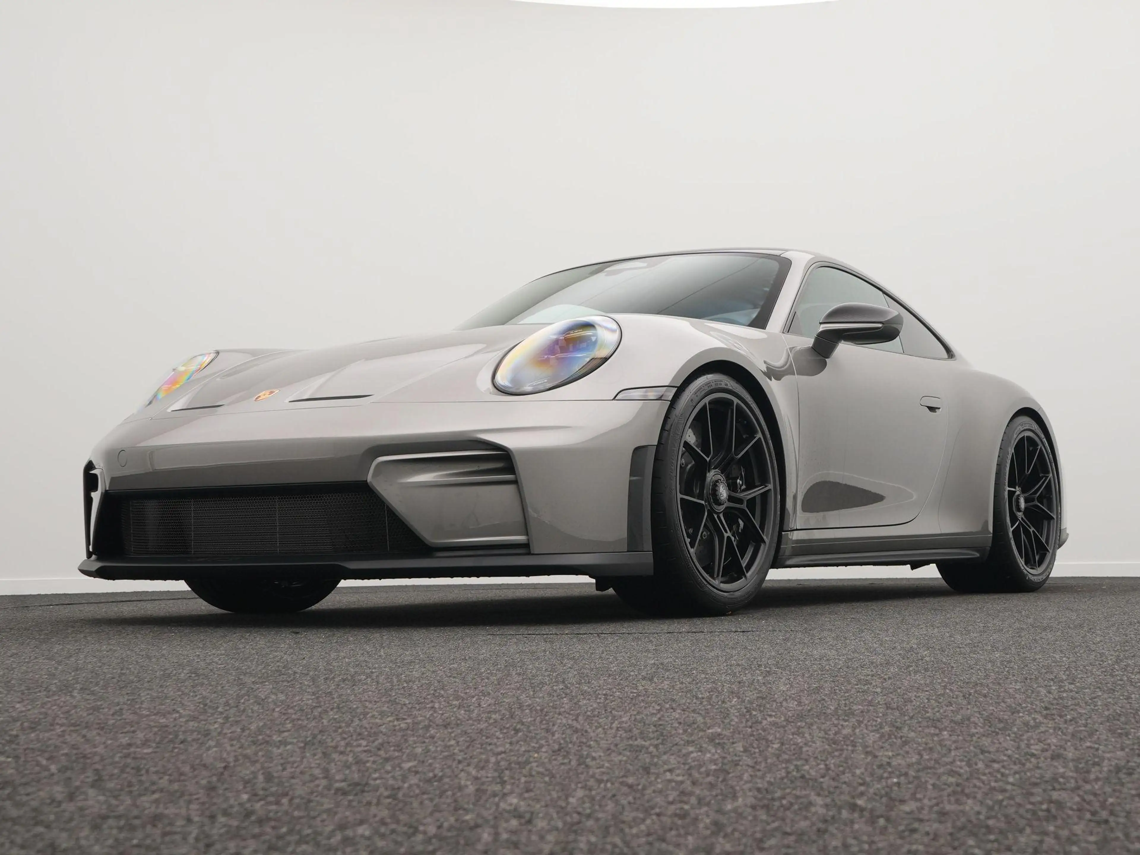 Porsche 992 GT3 Touring — photo 9