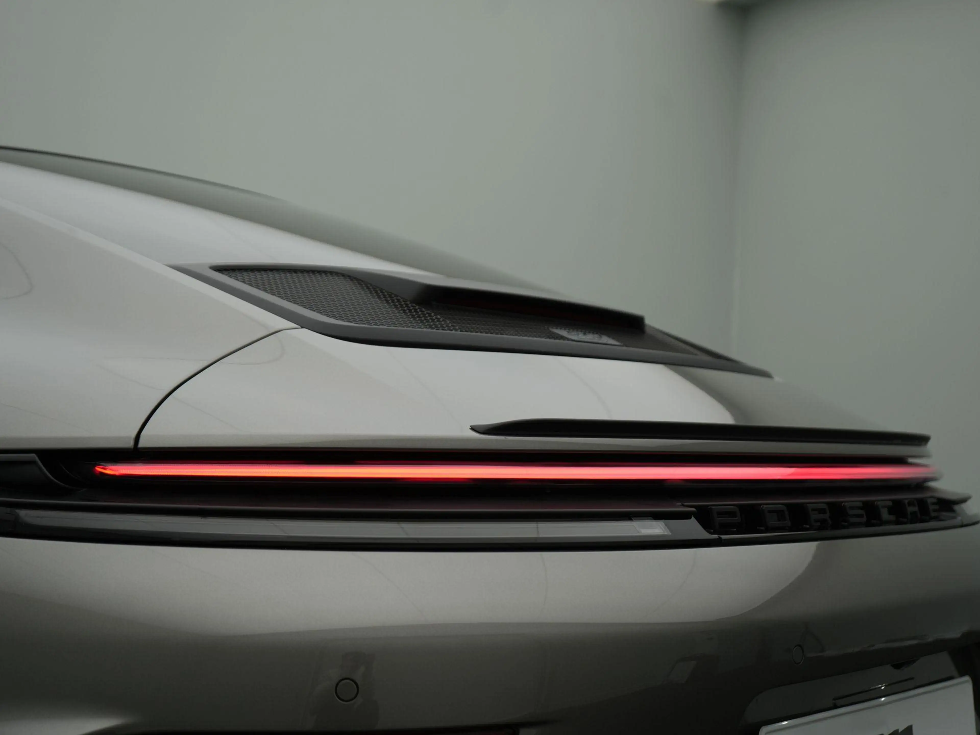 Porsche 992 GT3 Touring — photo 14