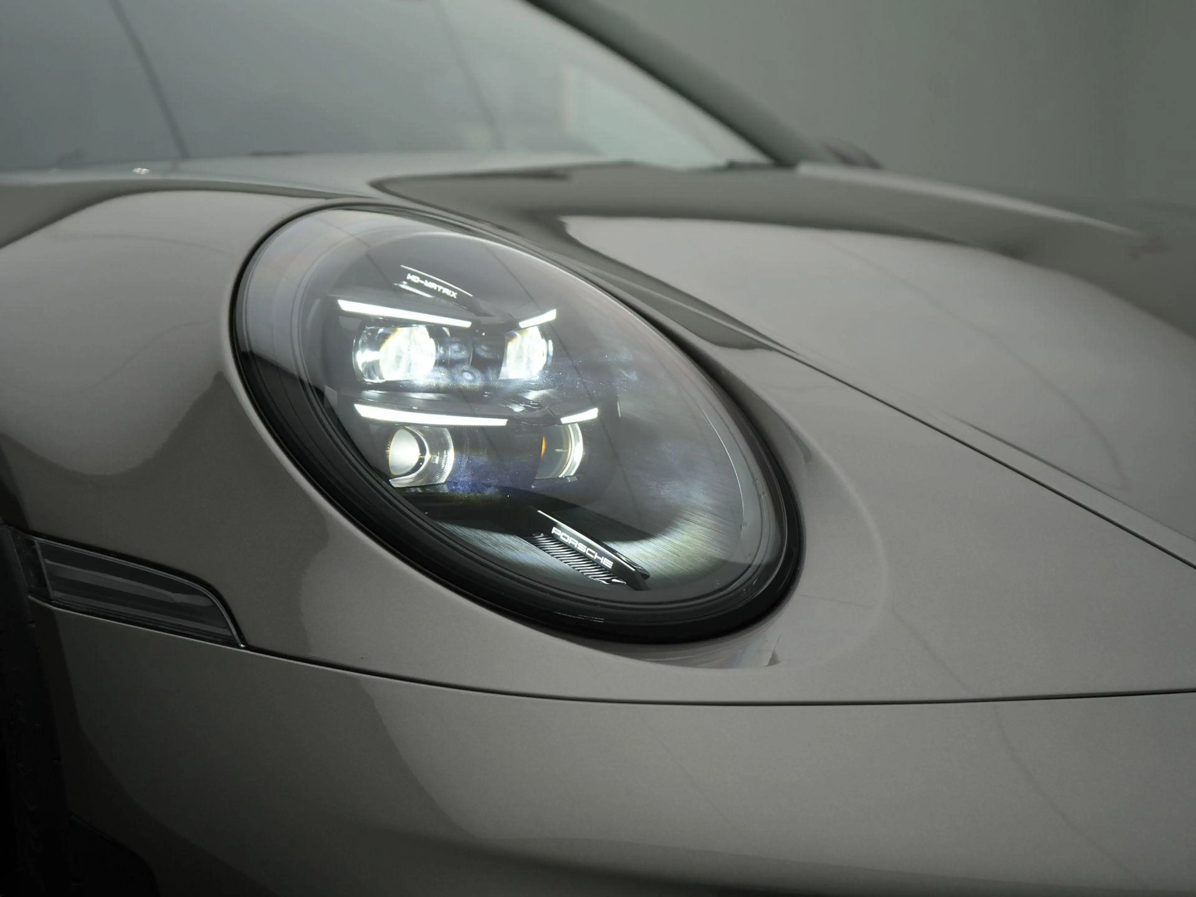 Porsche 992 GT3 Touring — photo 13
