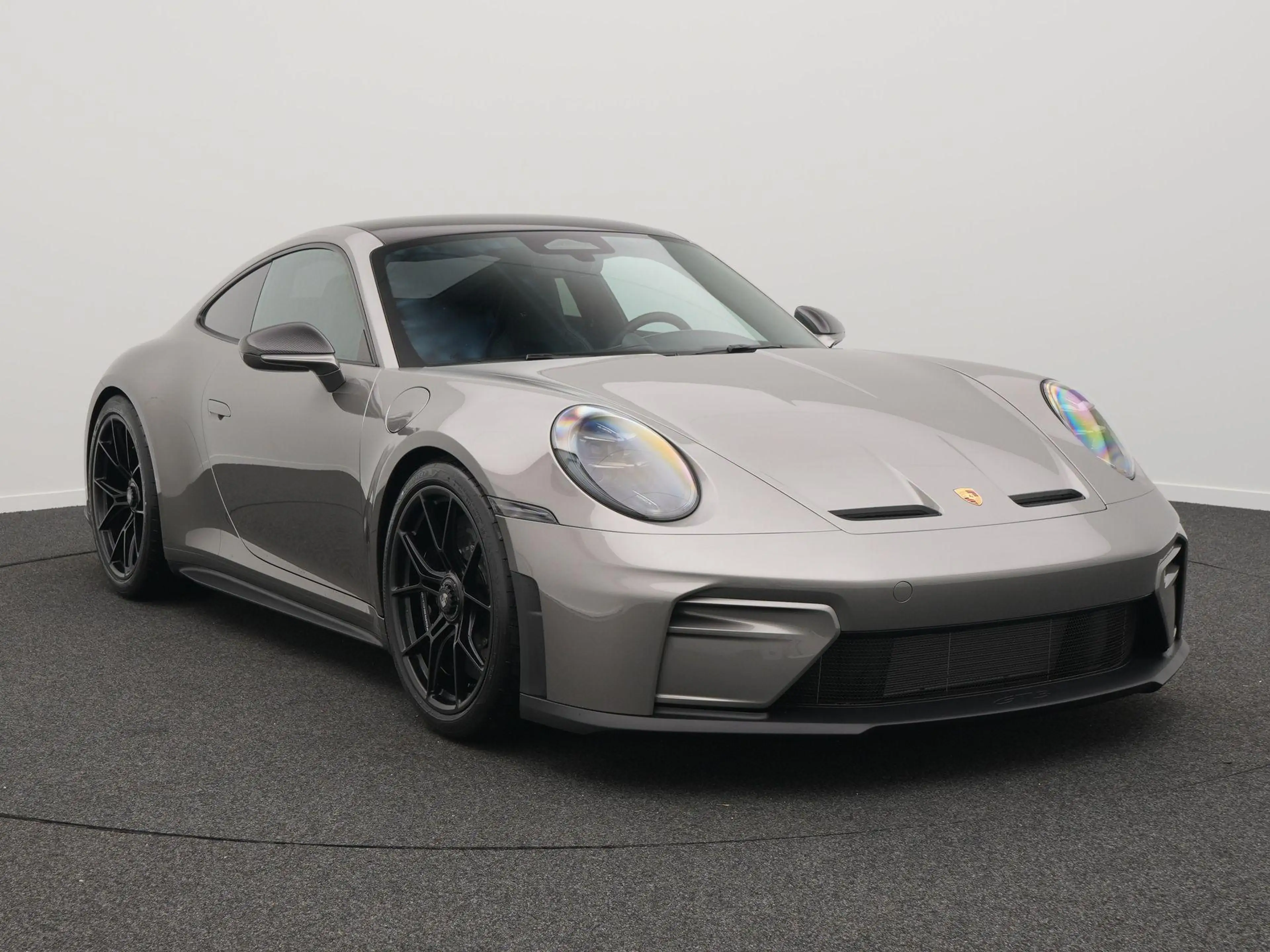 Porsche 992 GT3 Touring — photo 7